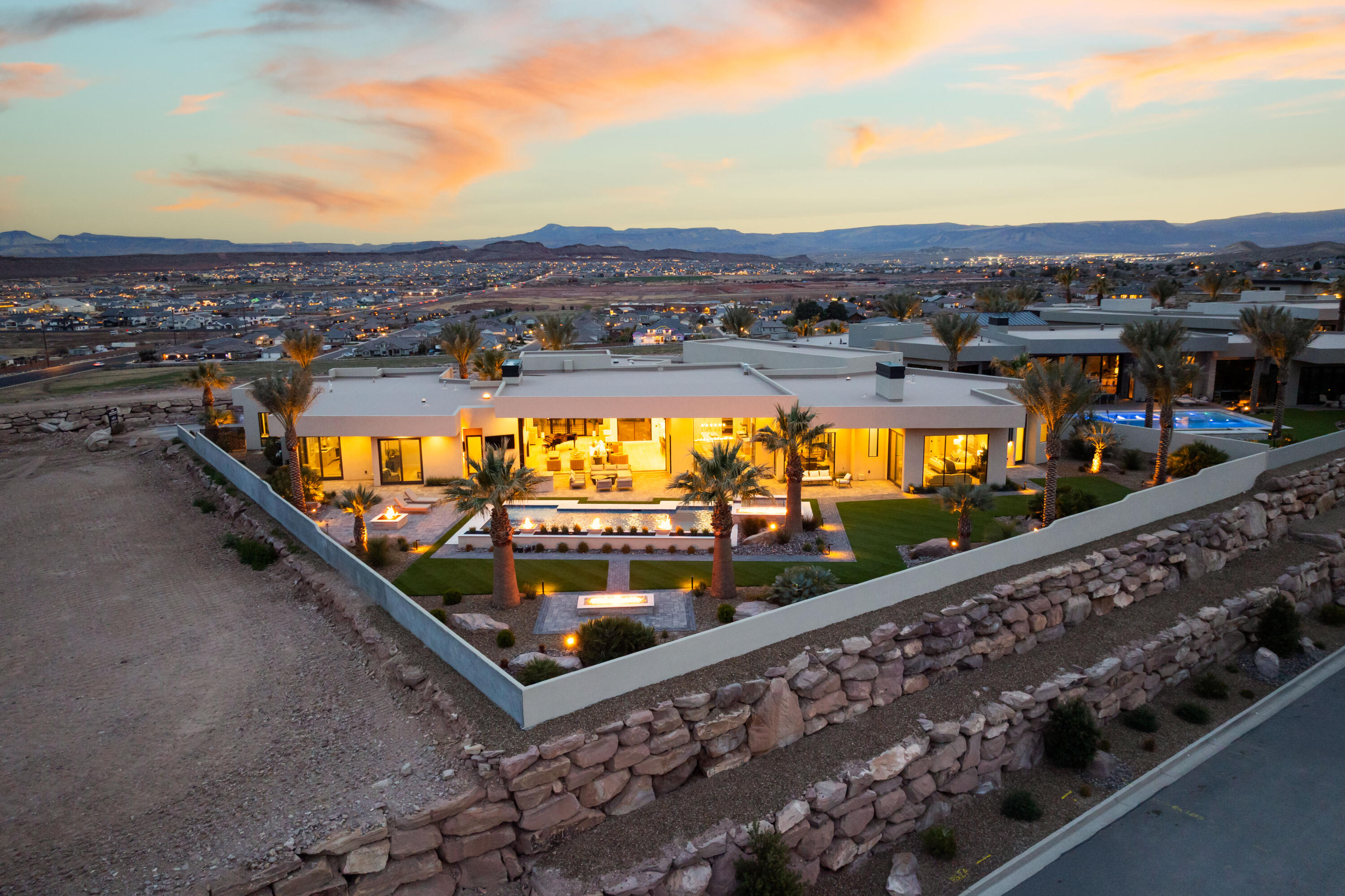 2869 E Diamond Ridge DR