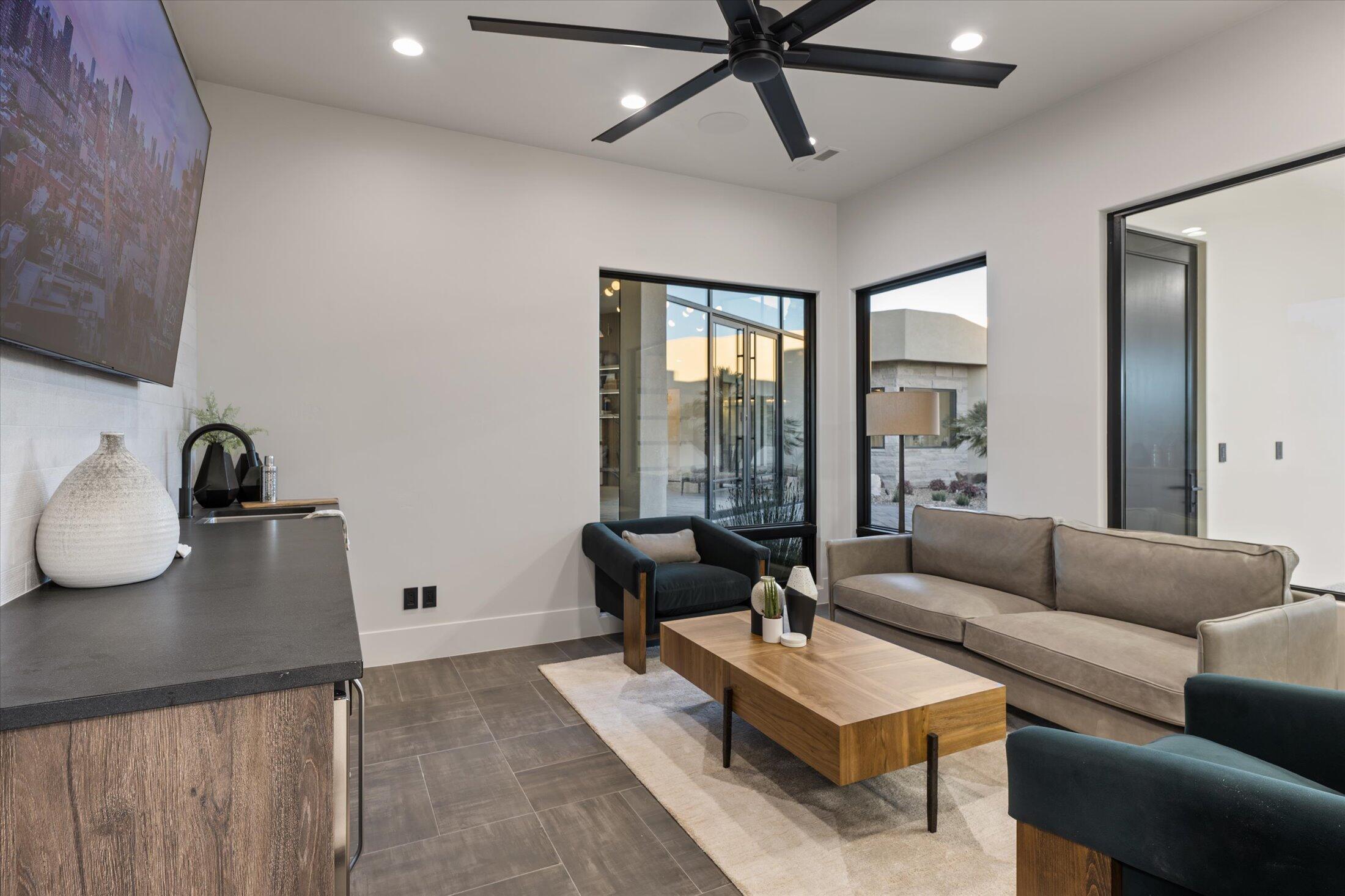 2869 E Diamond Ridge DR