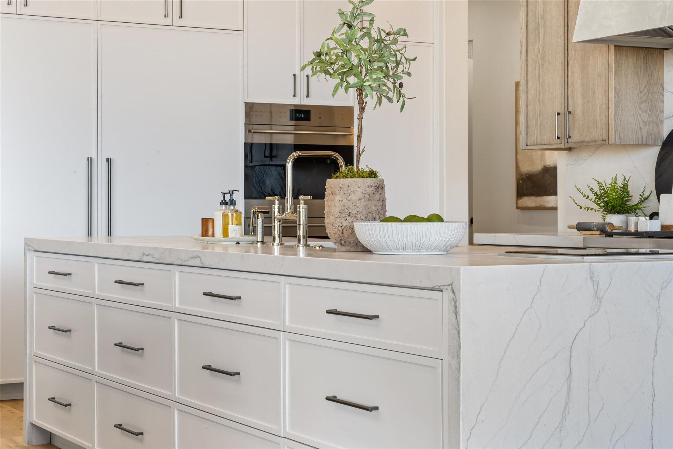 2869 E Diamond Ridge DR