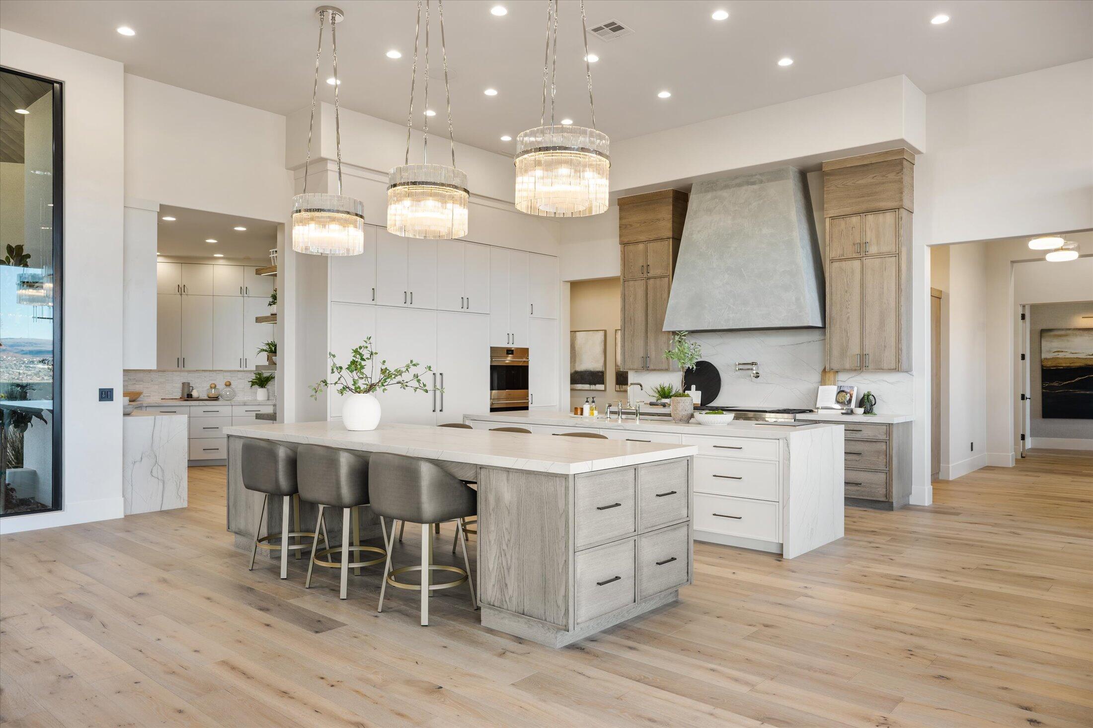 2869 E Diamond Ridge DR