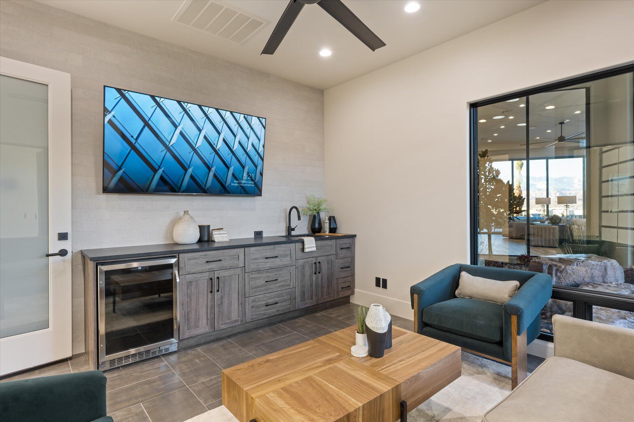 2869 E Diamond Ridge DR