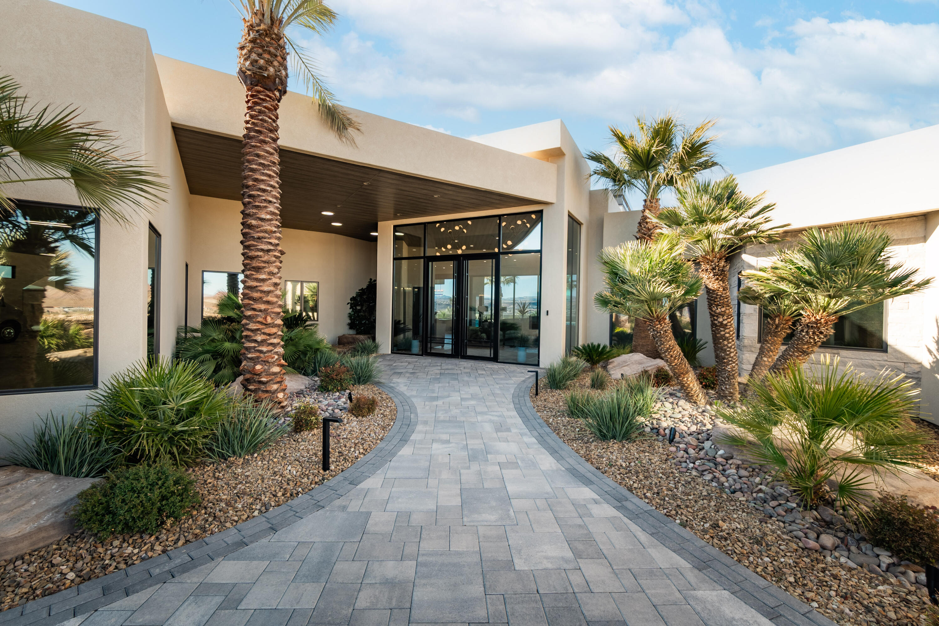 2869 E Diamond Ridge DR