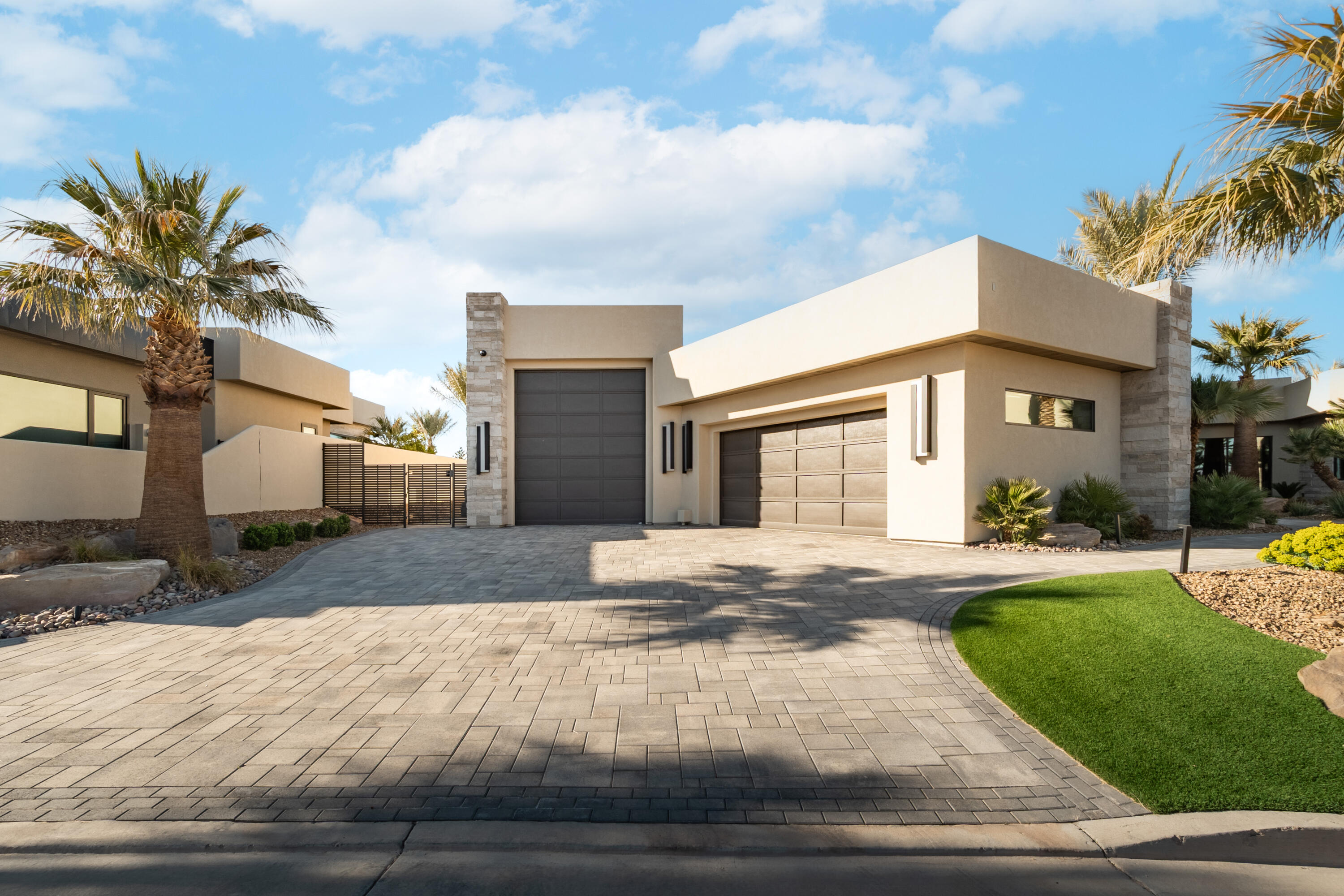 2869 E Diamond Ridge DR