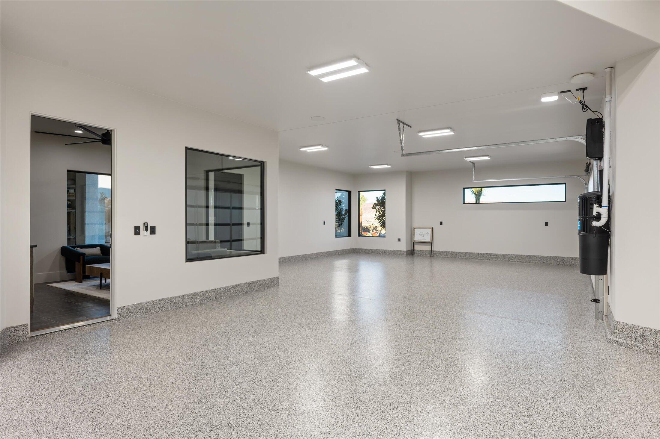 2869 E Diamond Ridge DR