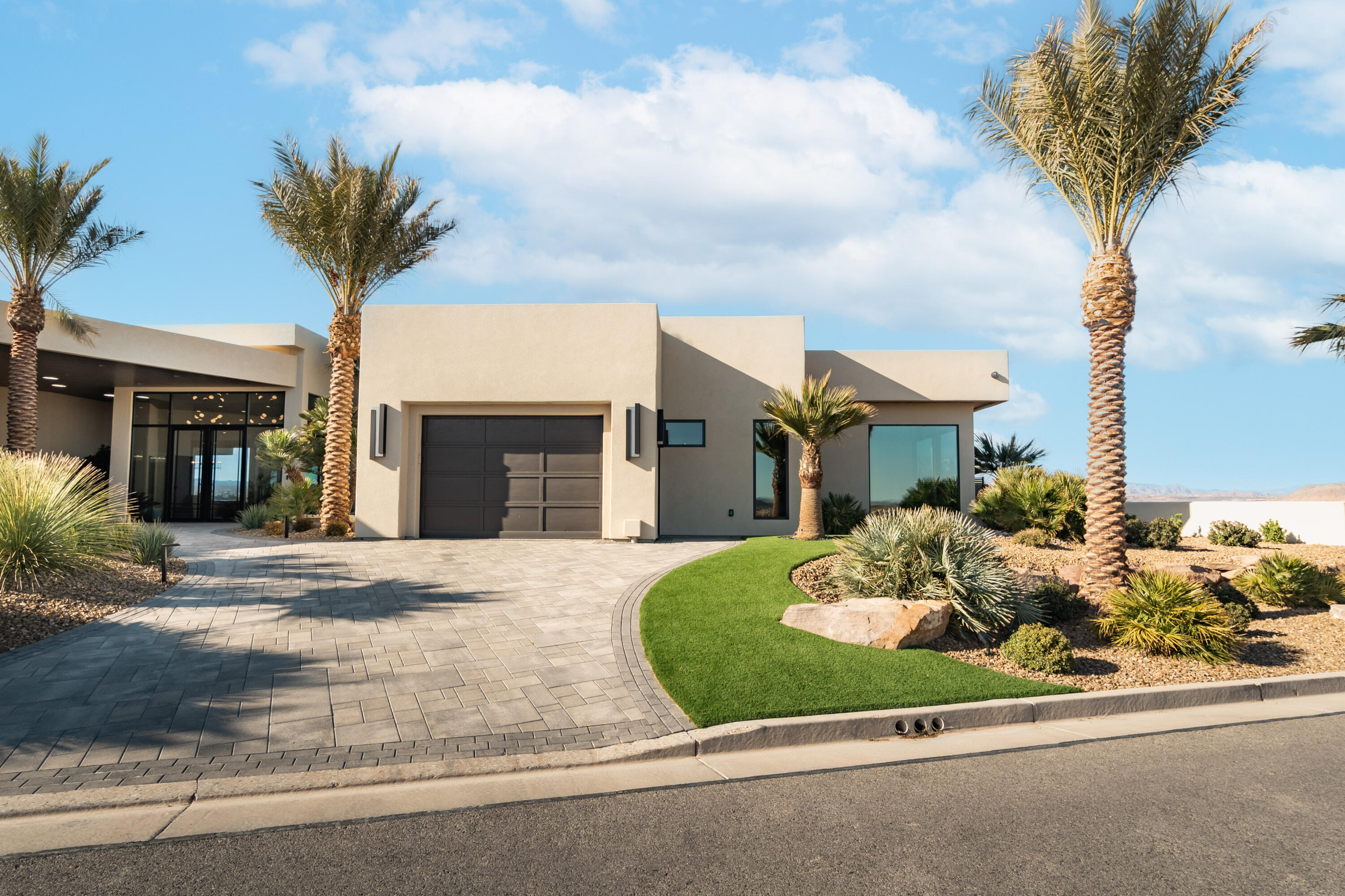 2869 E Diamond Ridge DR