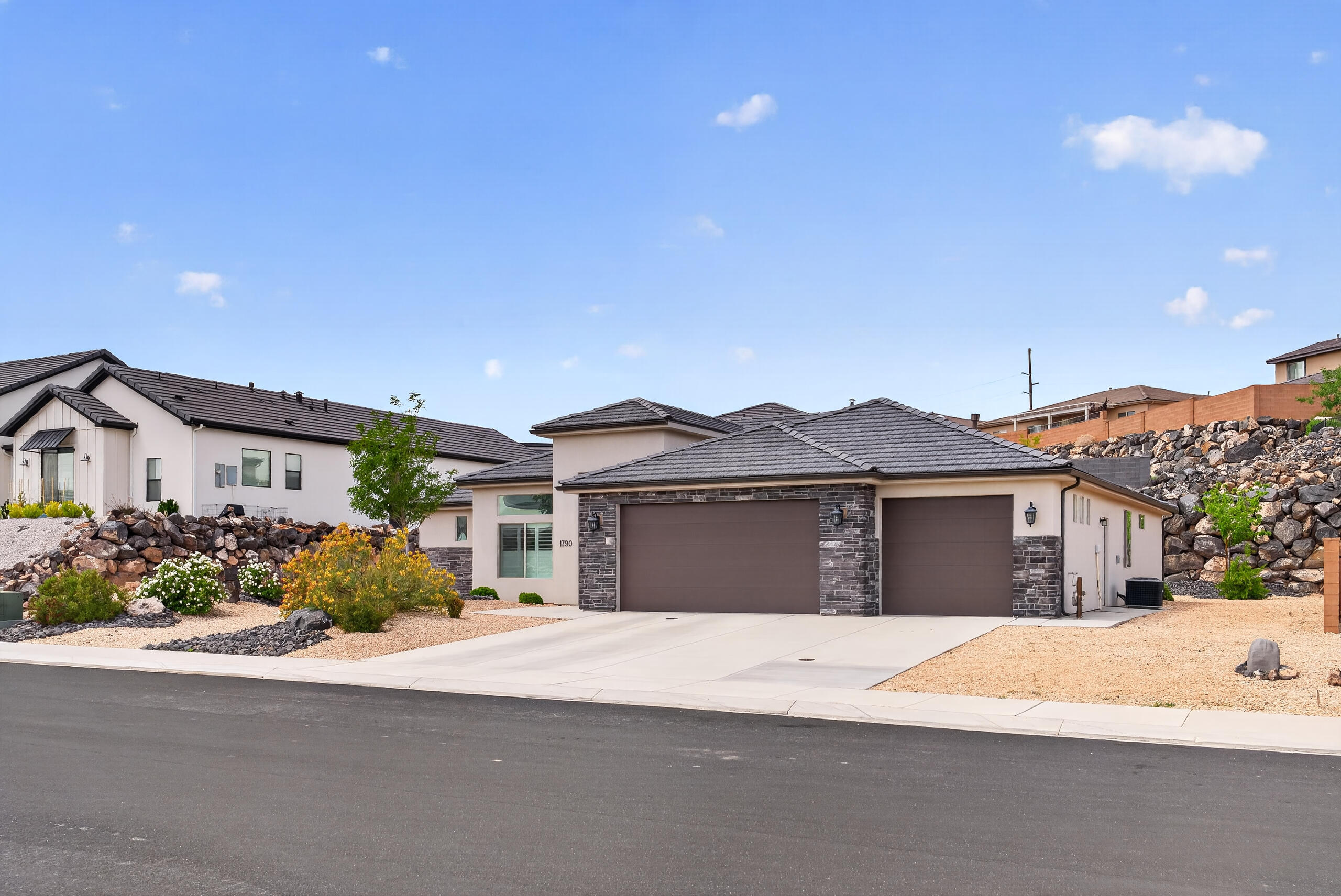 1790 W ANDESITE DR