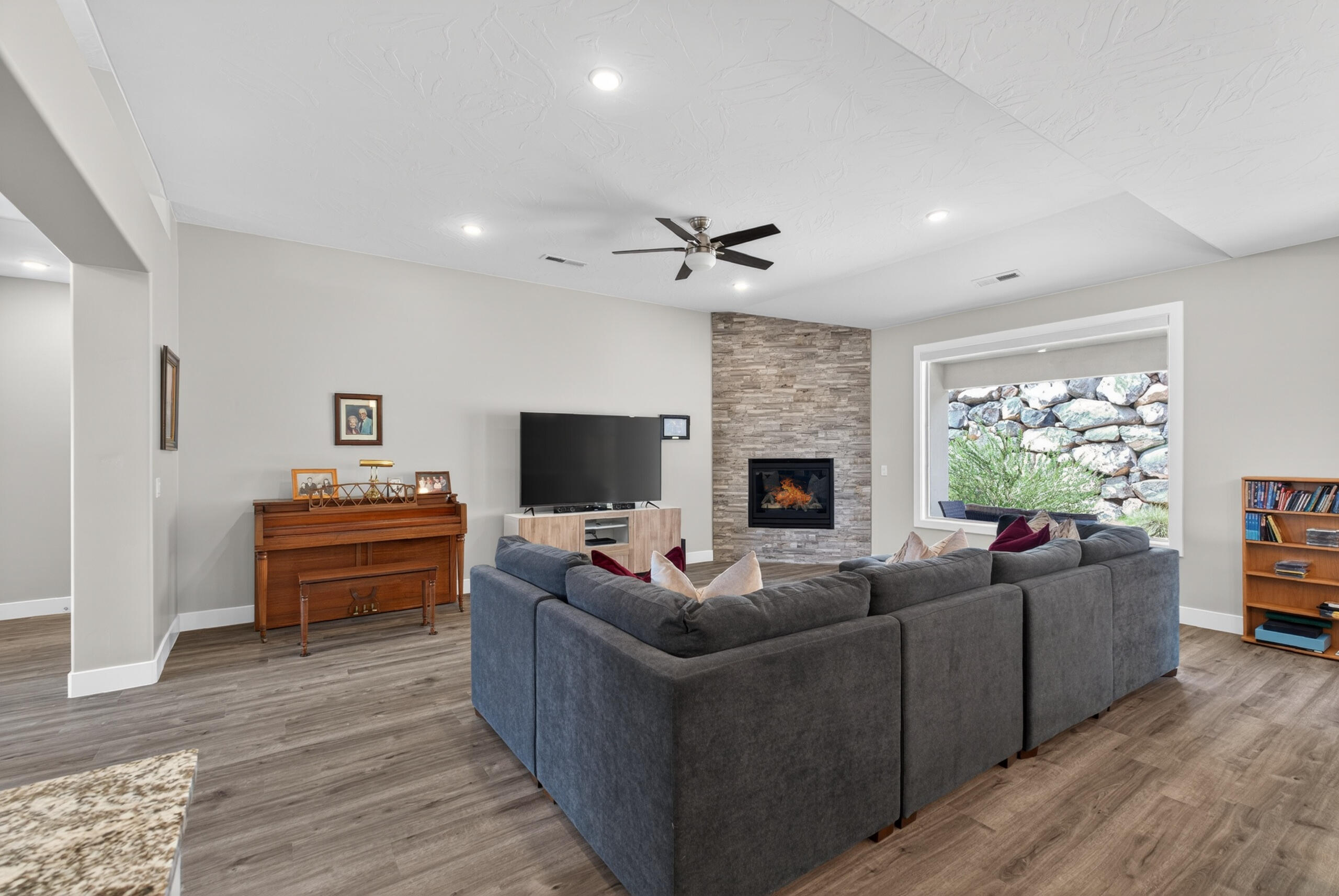 1790 W ANDESITE DR