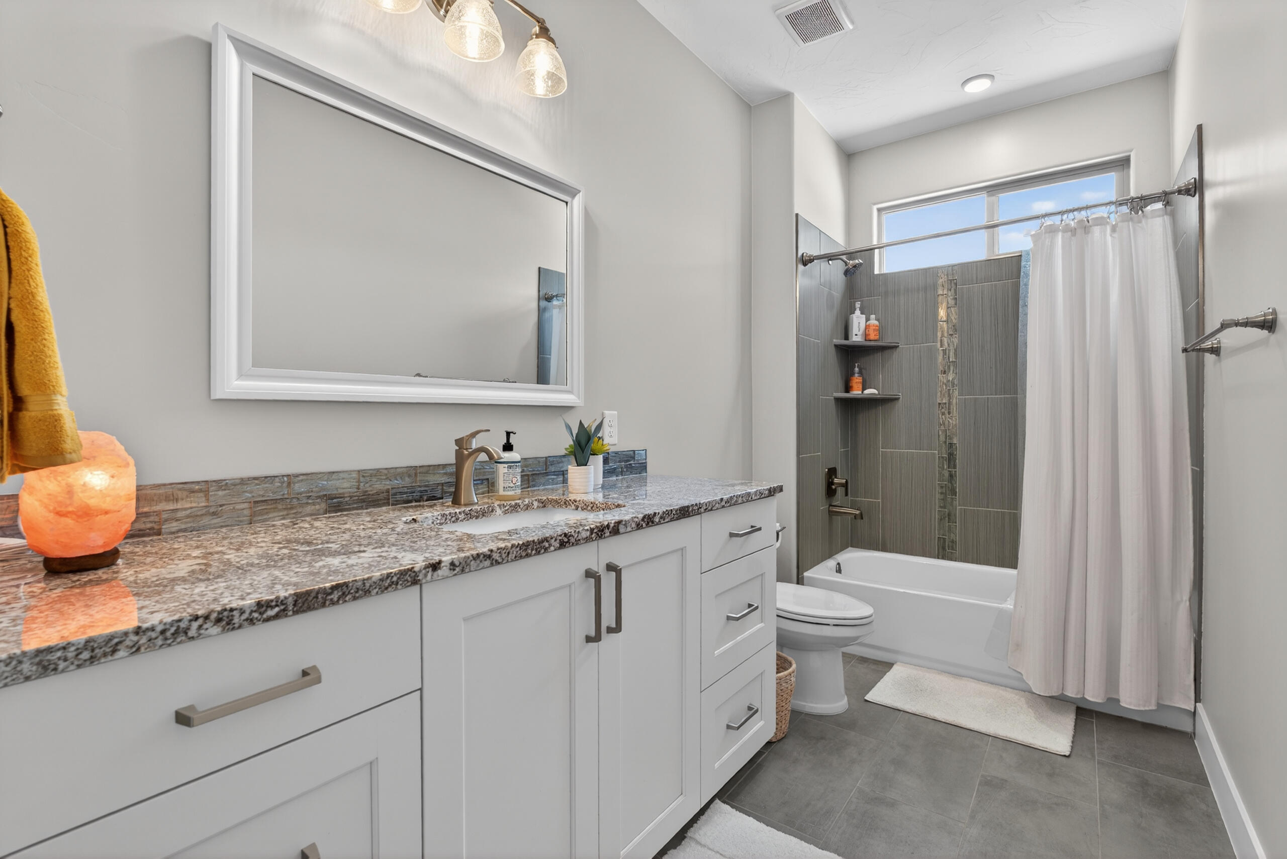1790 W ANDESITE DR