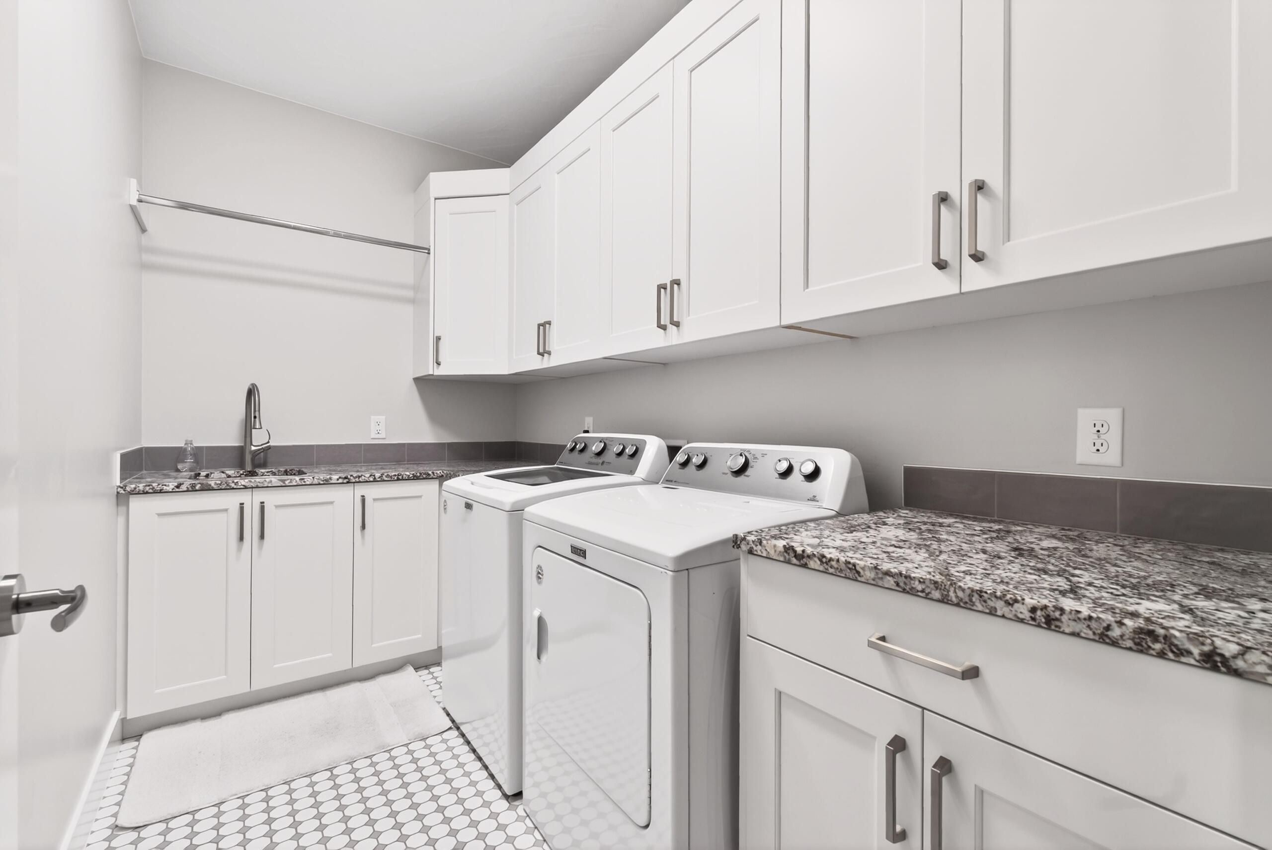 1790 W ANDESITE DR
