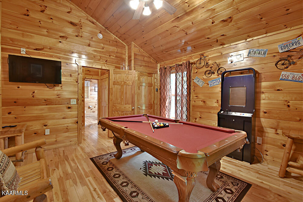 2234 Breezy Rd