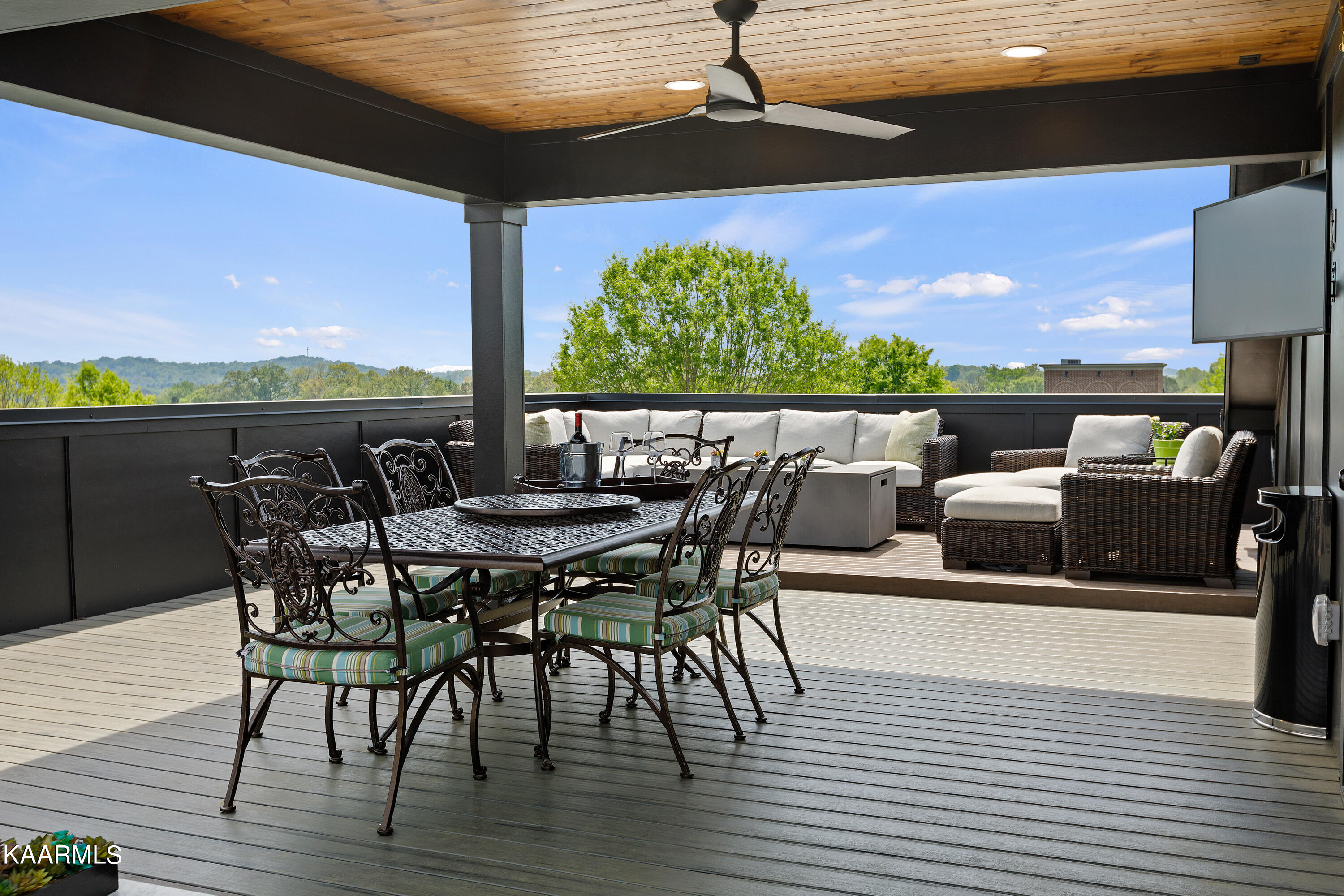 1716 Cades Cove Rd