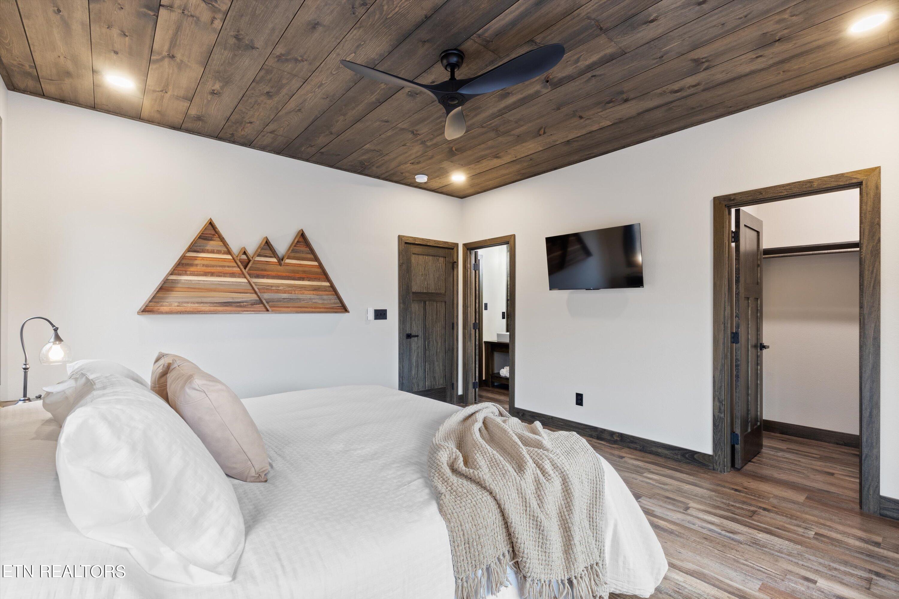 2253 Lone Ridge Drive