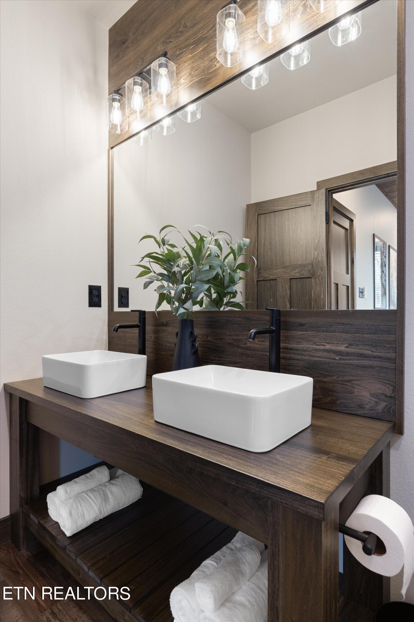 2253 Lone Ridge Drive