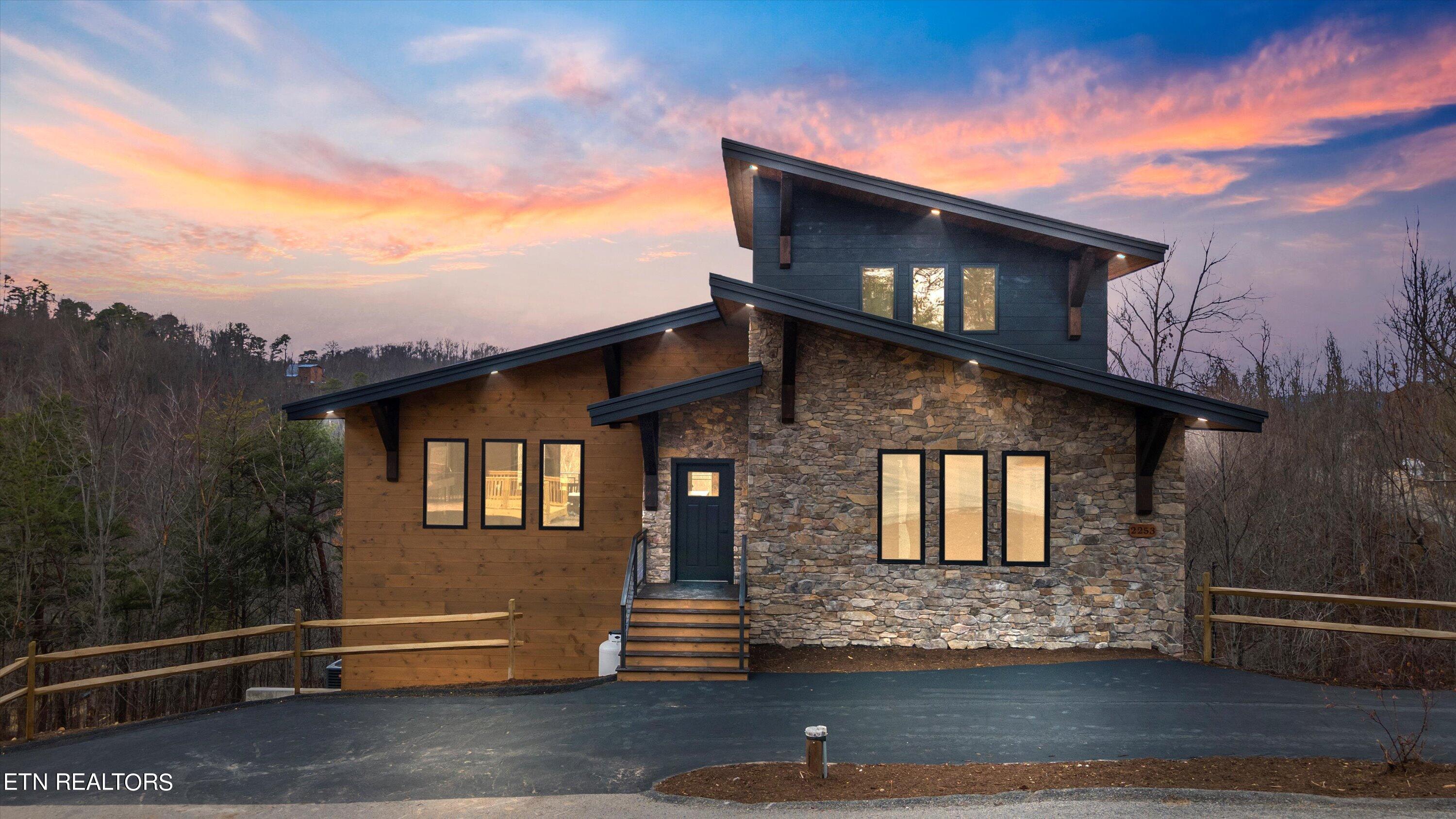 2253 Lone Ridge Drive