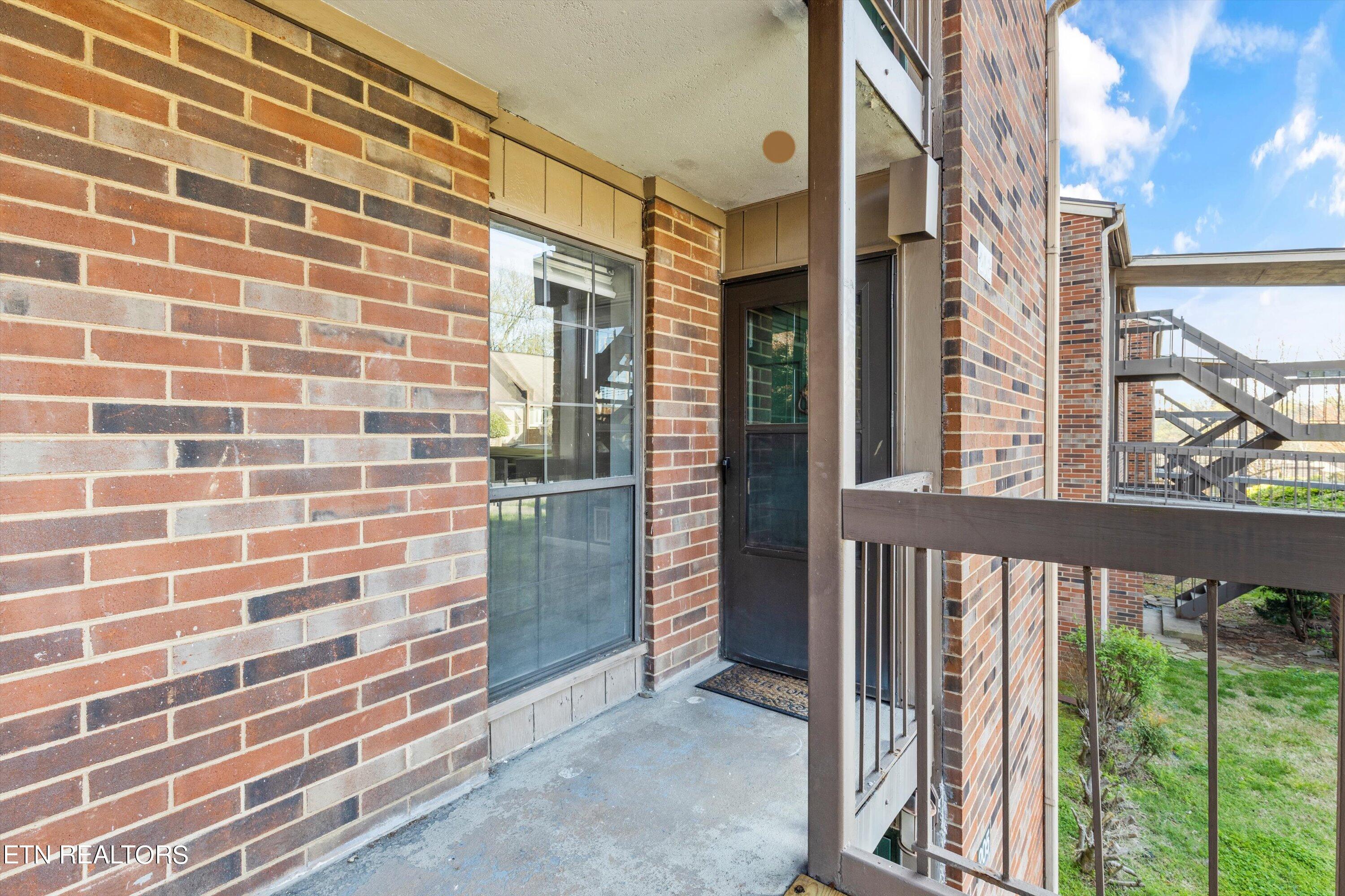 426 Dublin Drive, 206