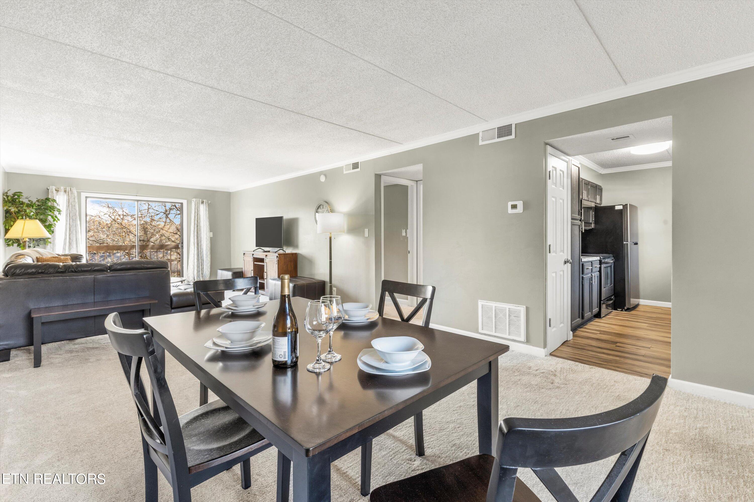 426 Dublin Drive, 206