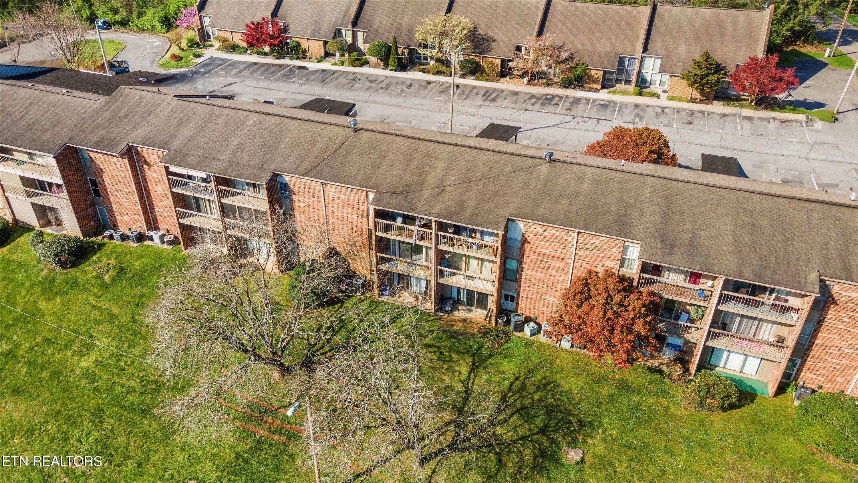 426 Dublin Drive, 206