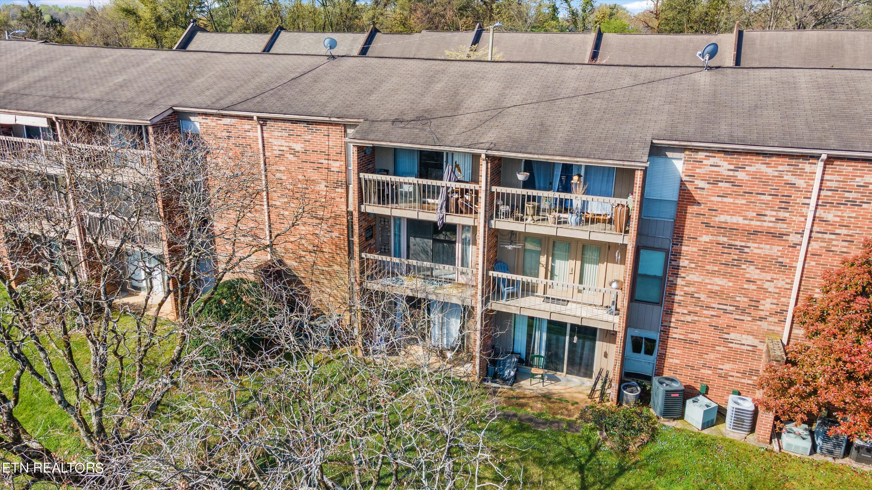 426 Dublin Drive, 206