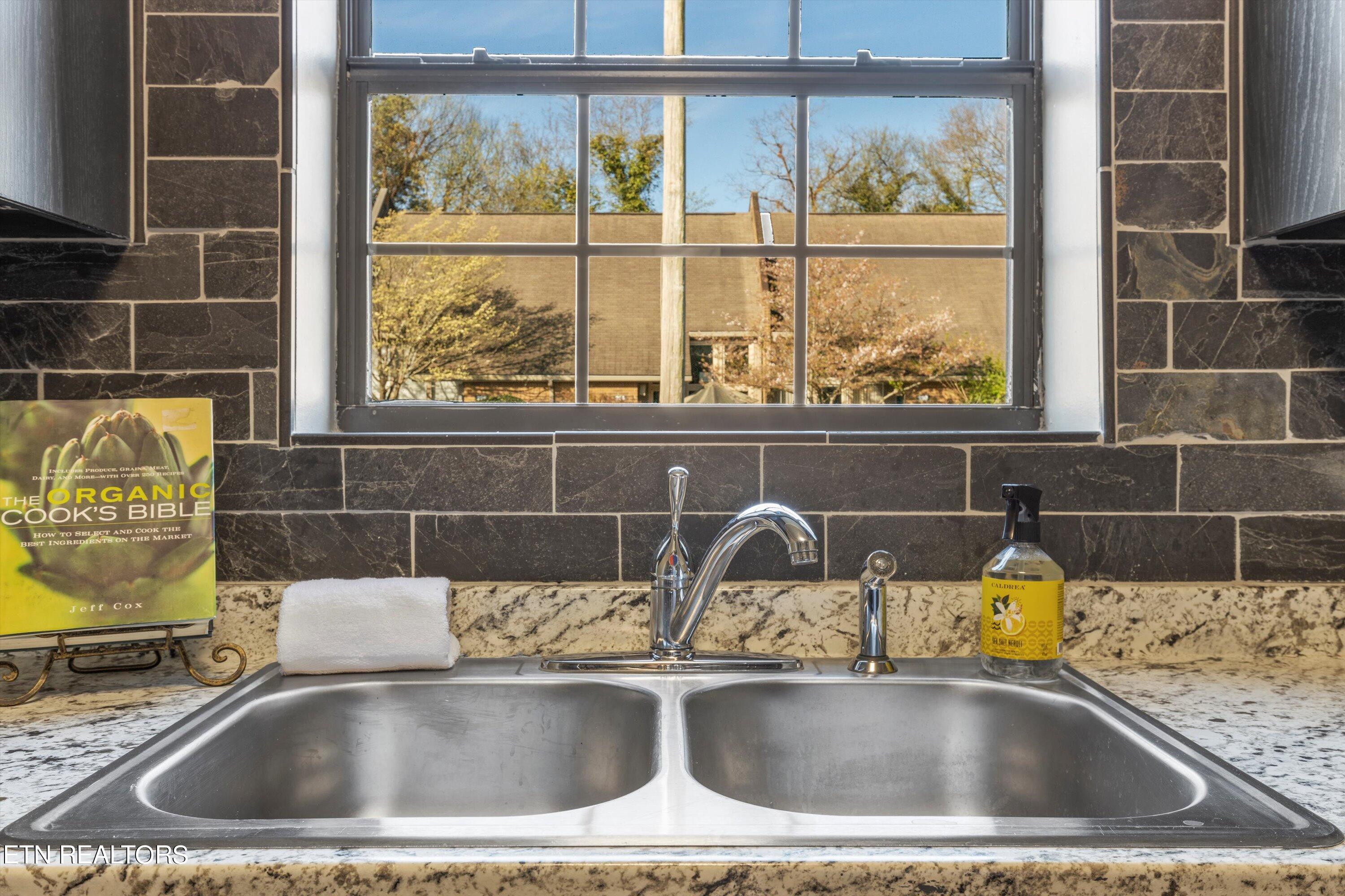 426 Dublin Drive, 206