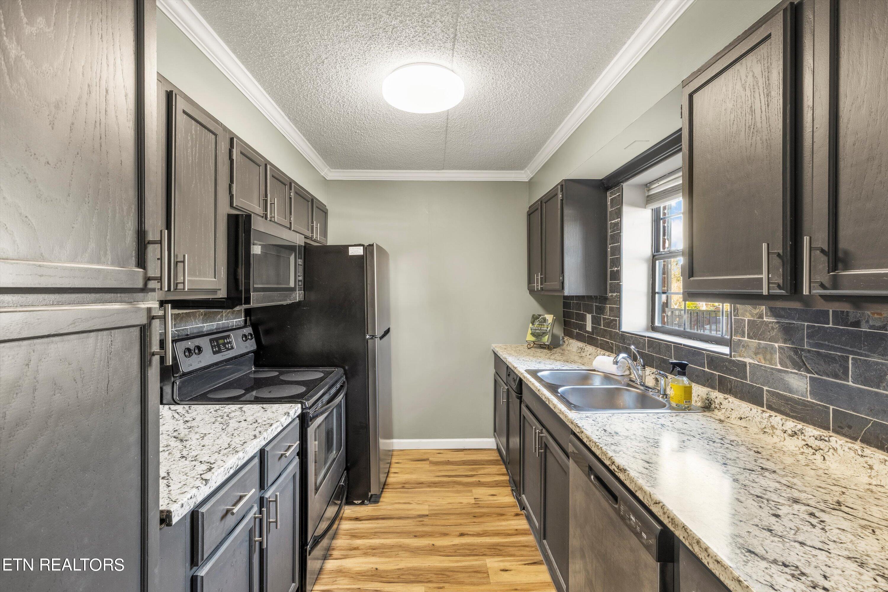 426 Dublin Drive, 206