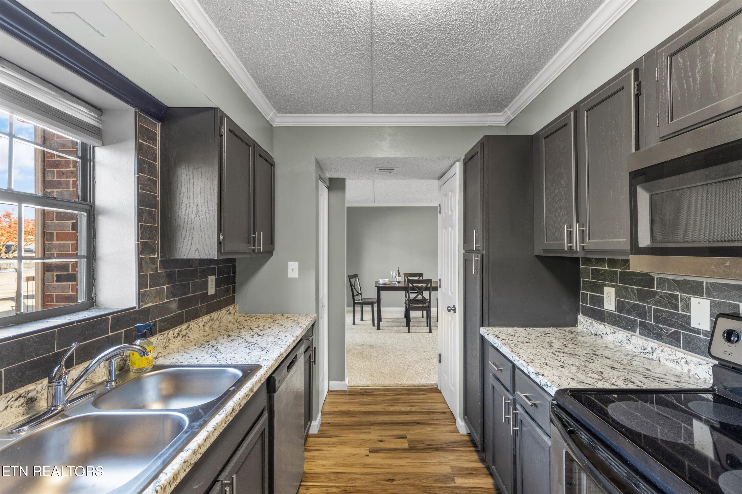 426 Dublin Drive, 206