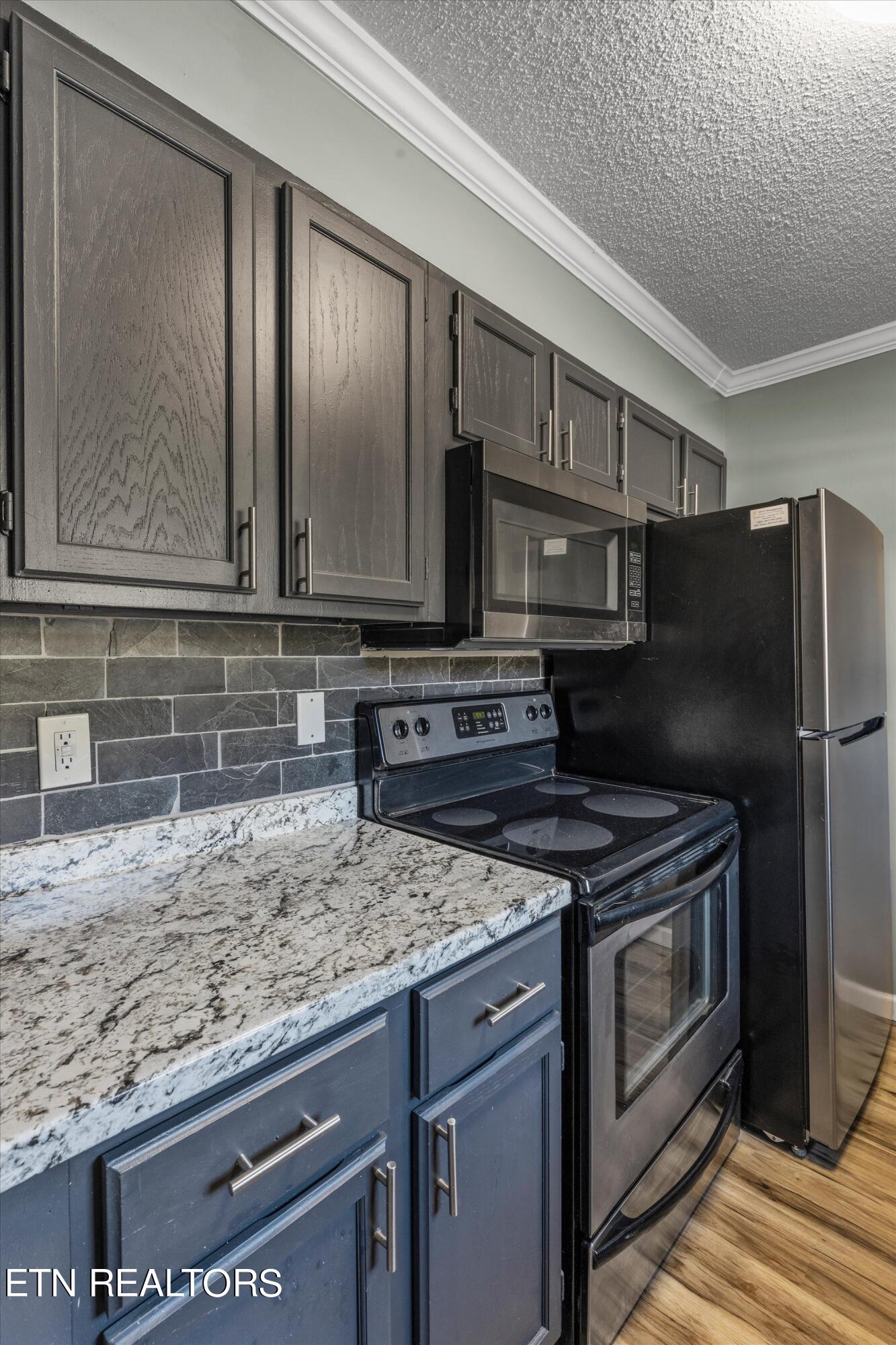 426 Dublin Drive, 206