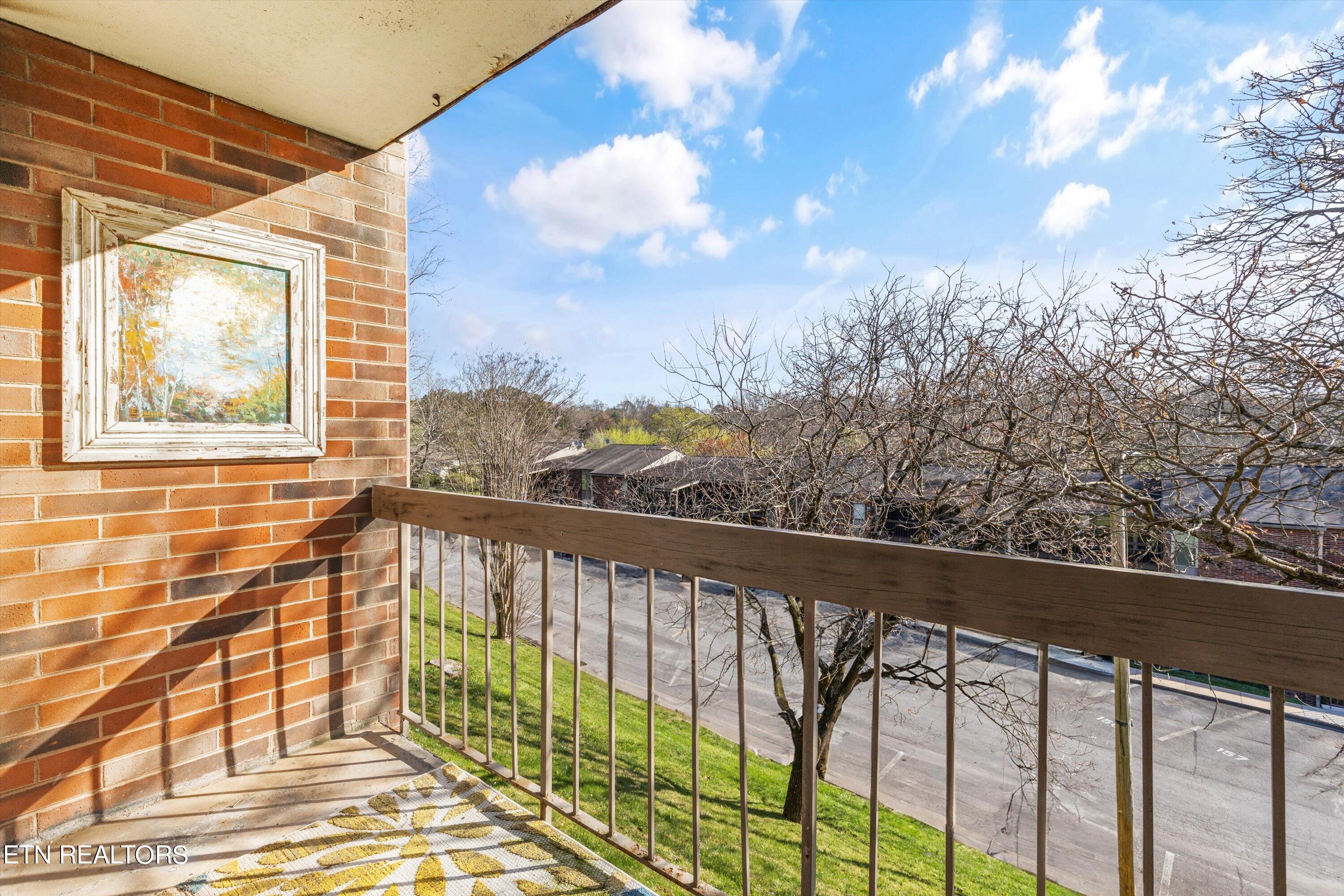 426 Dublin Drive, 206