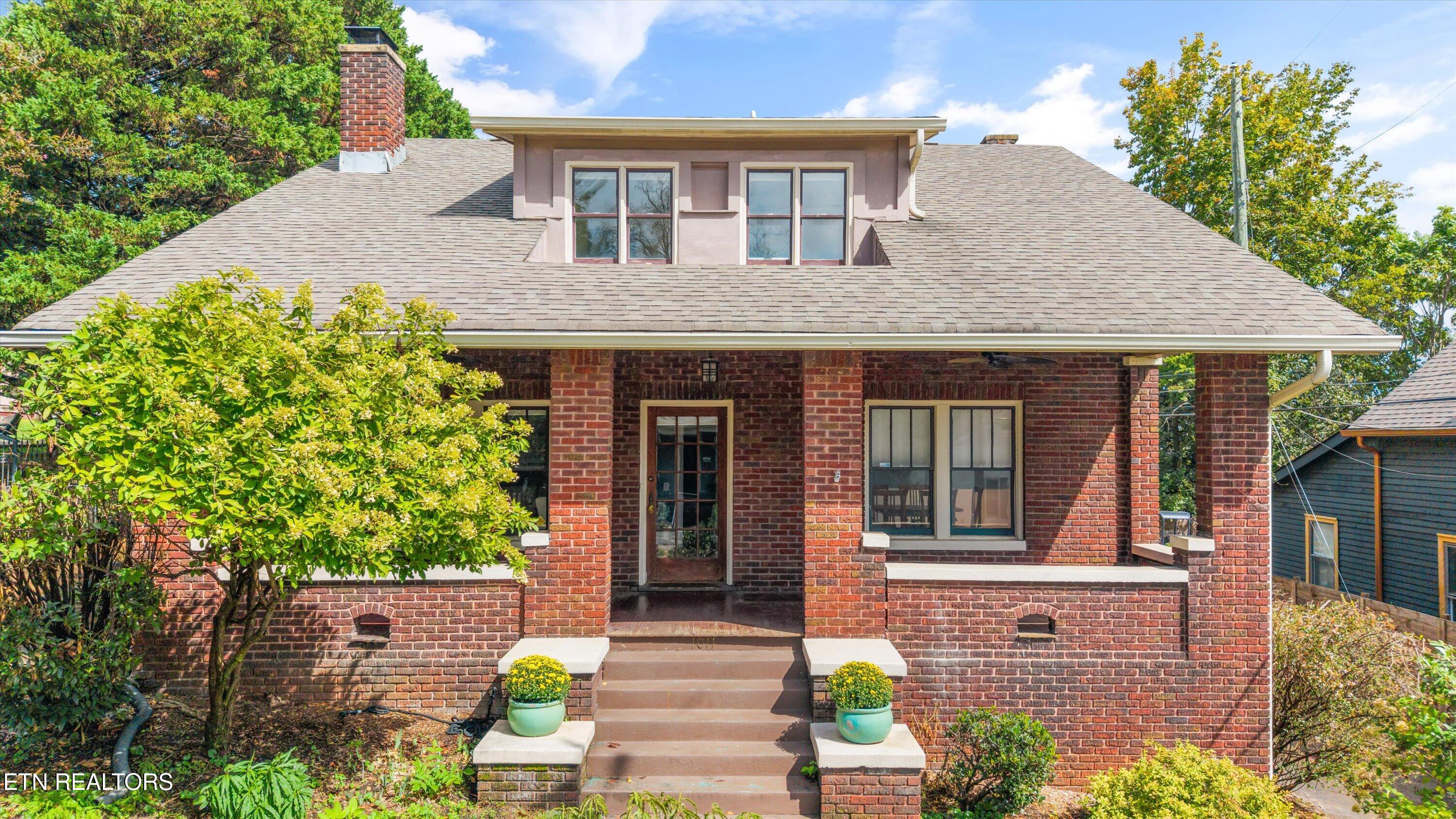 1011 Thompson Place
