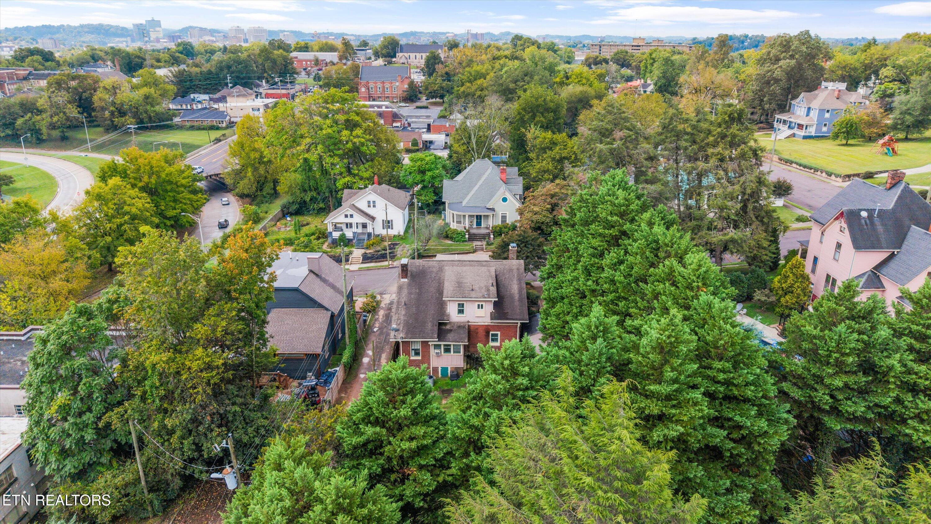 1011 Thompson Place
