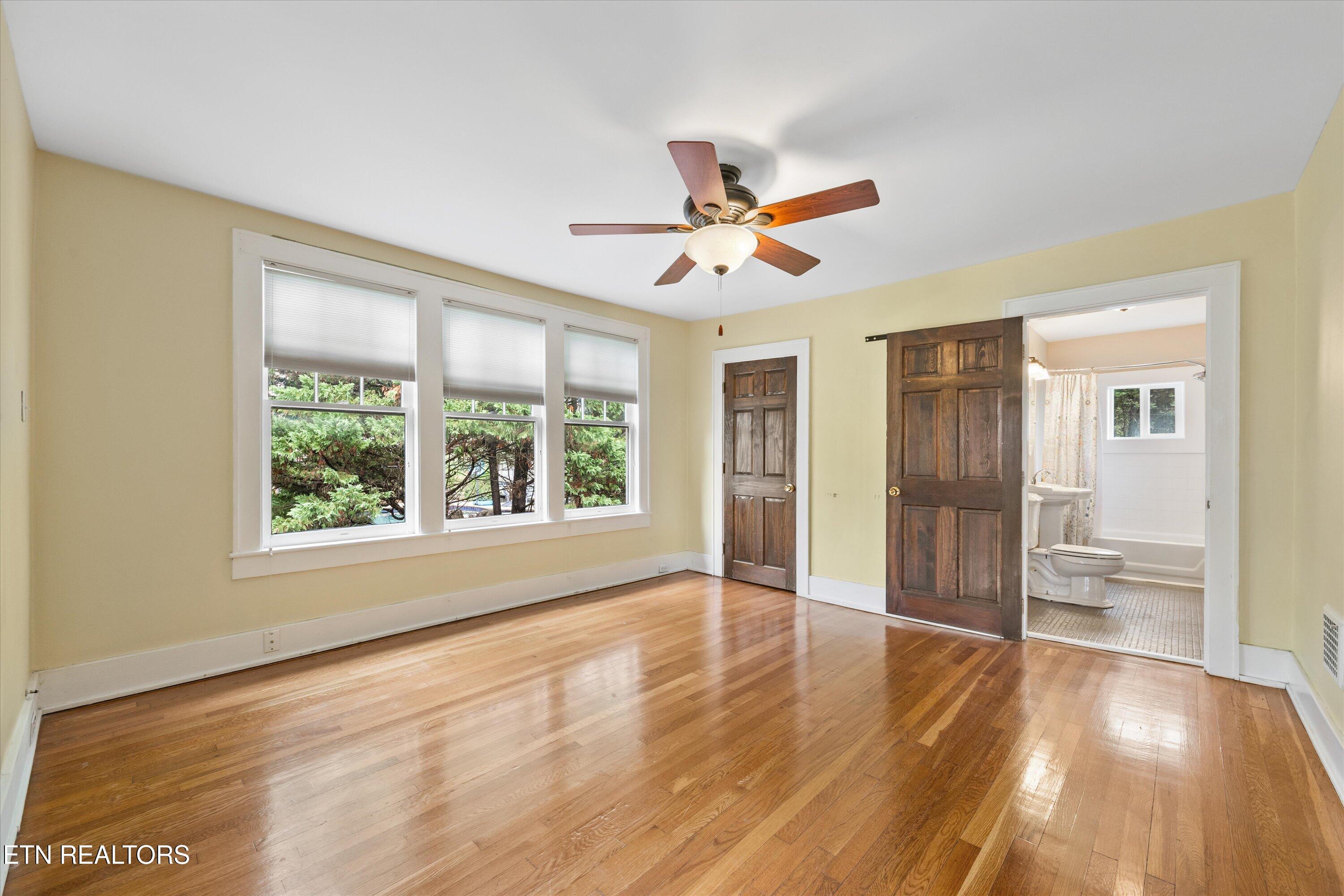 1011 Thompson Place
