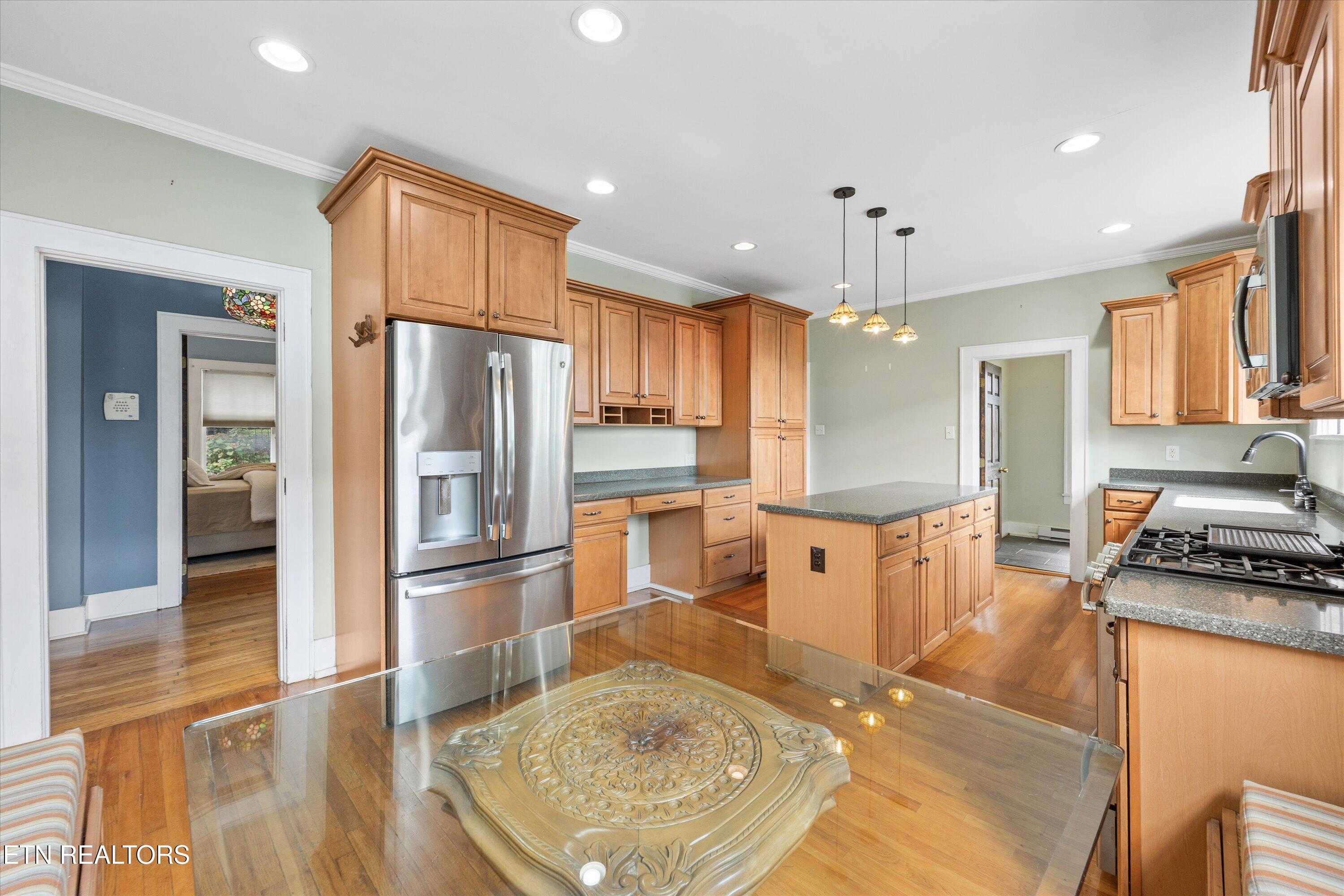 1011 Thompson Place