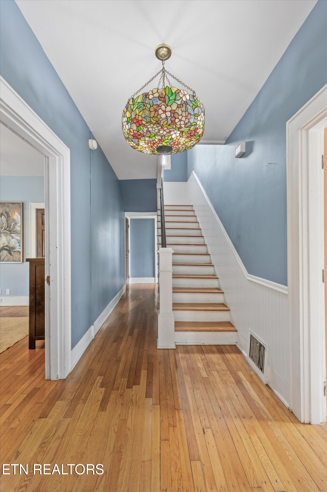 1011 Thompson Place