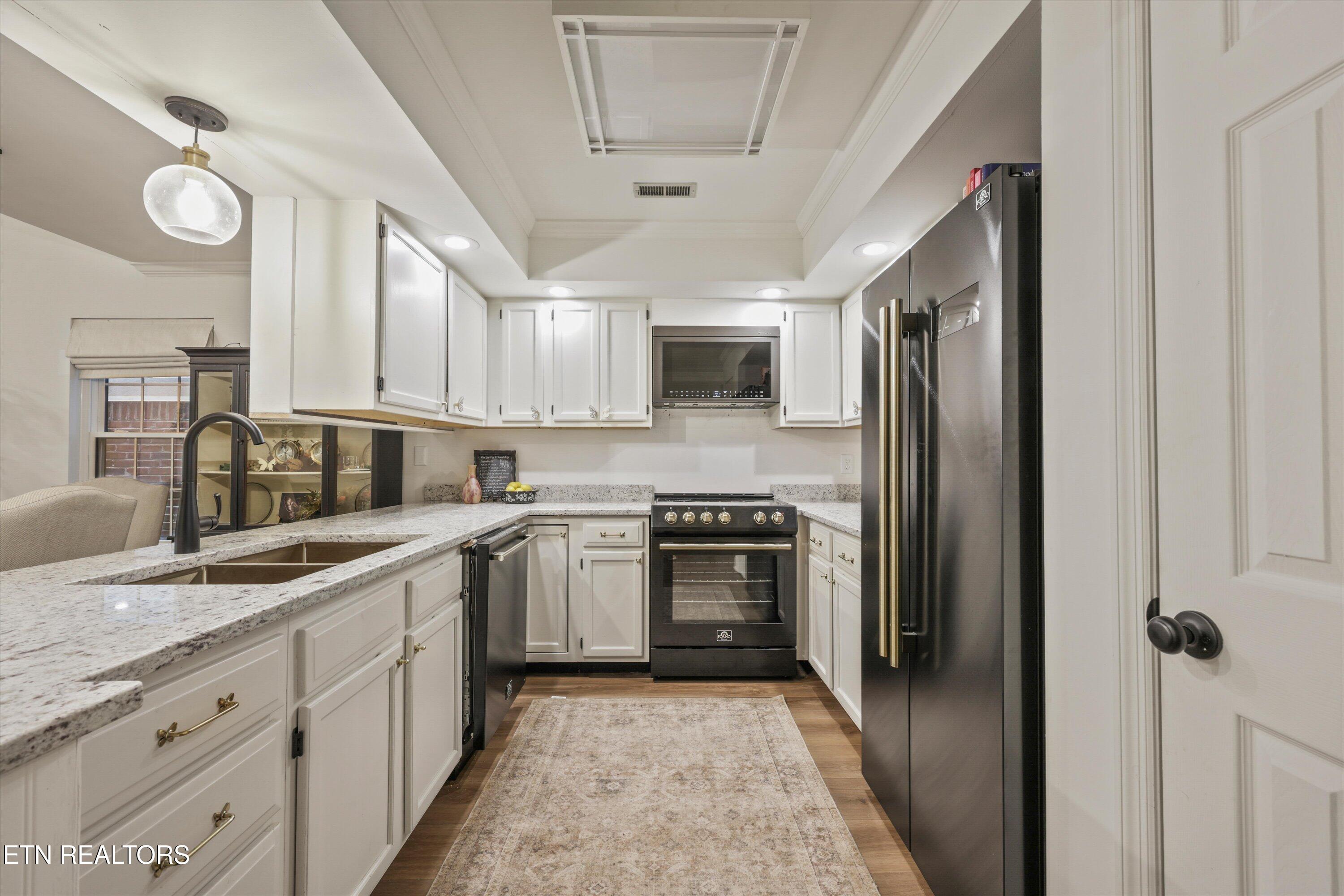 665 Farragut Commons Drive