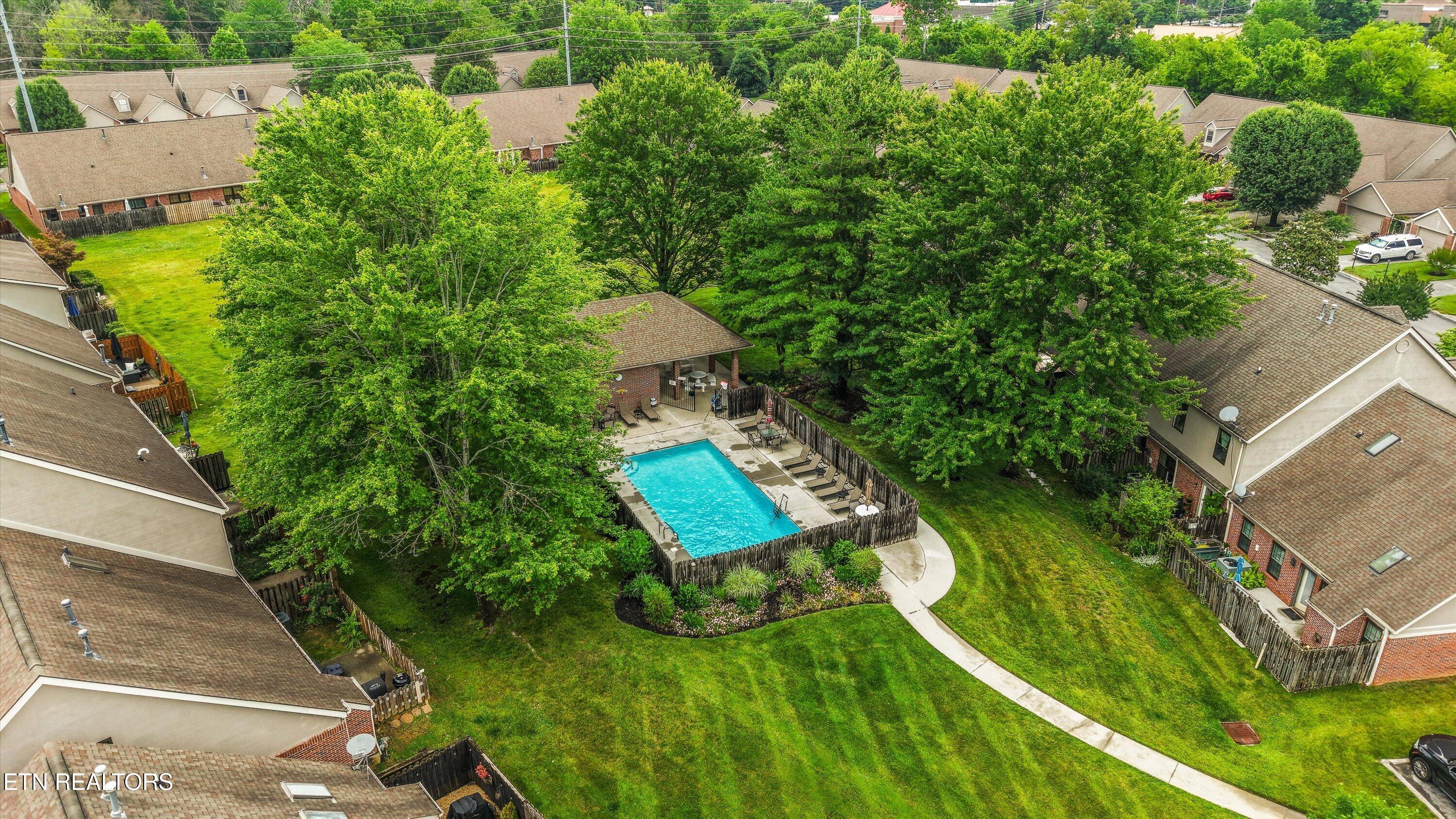 665 Farragut Commons Drive