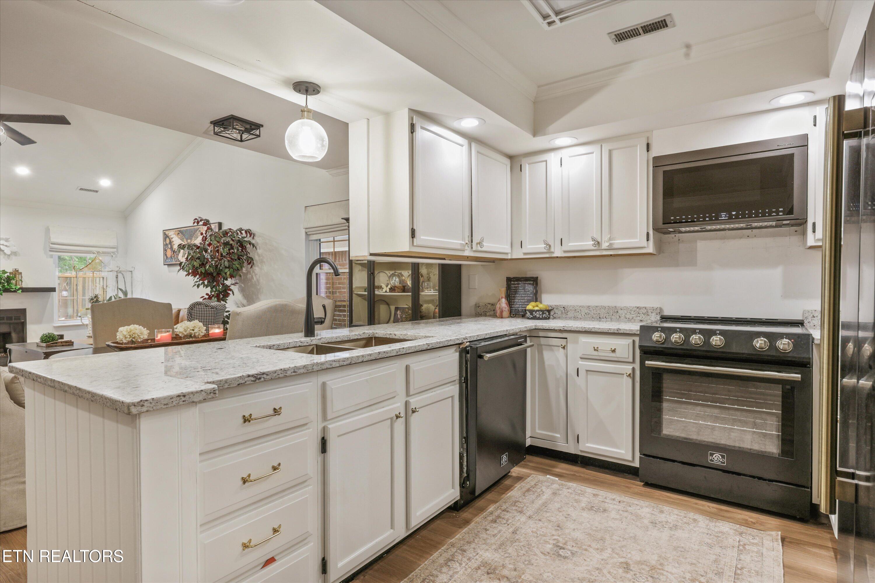 665 Farragut Commons Drive