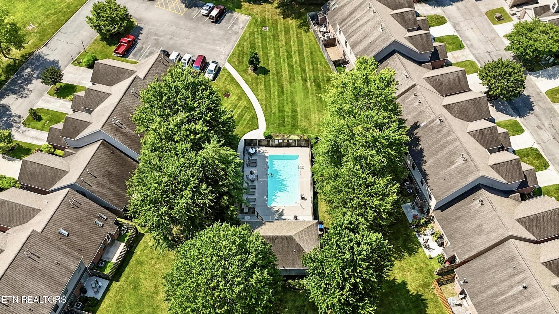 665 Farragut Commons Drive