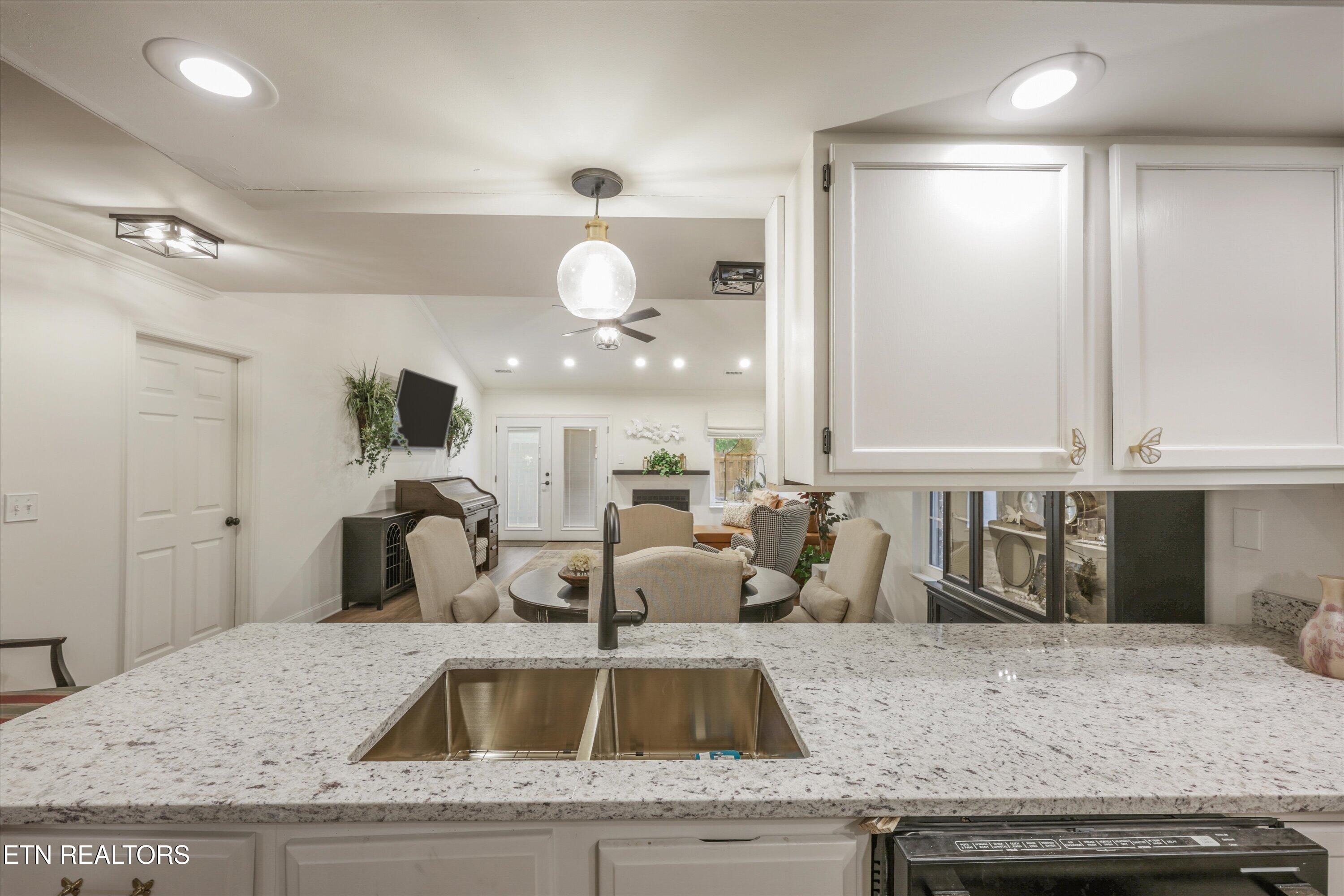 665 Farragut Commons Drive
