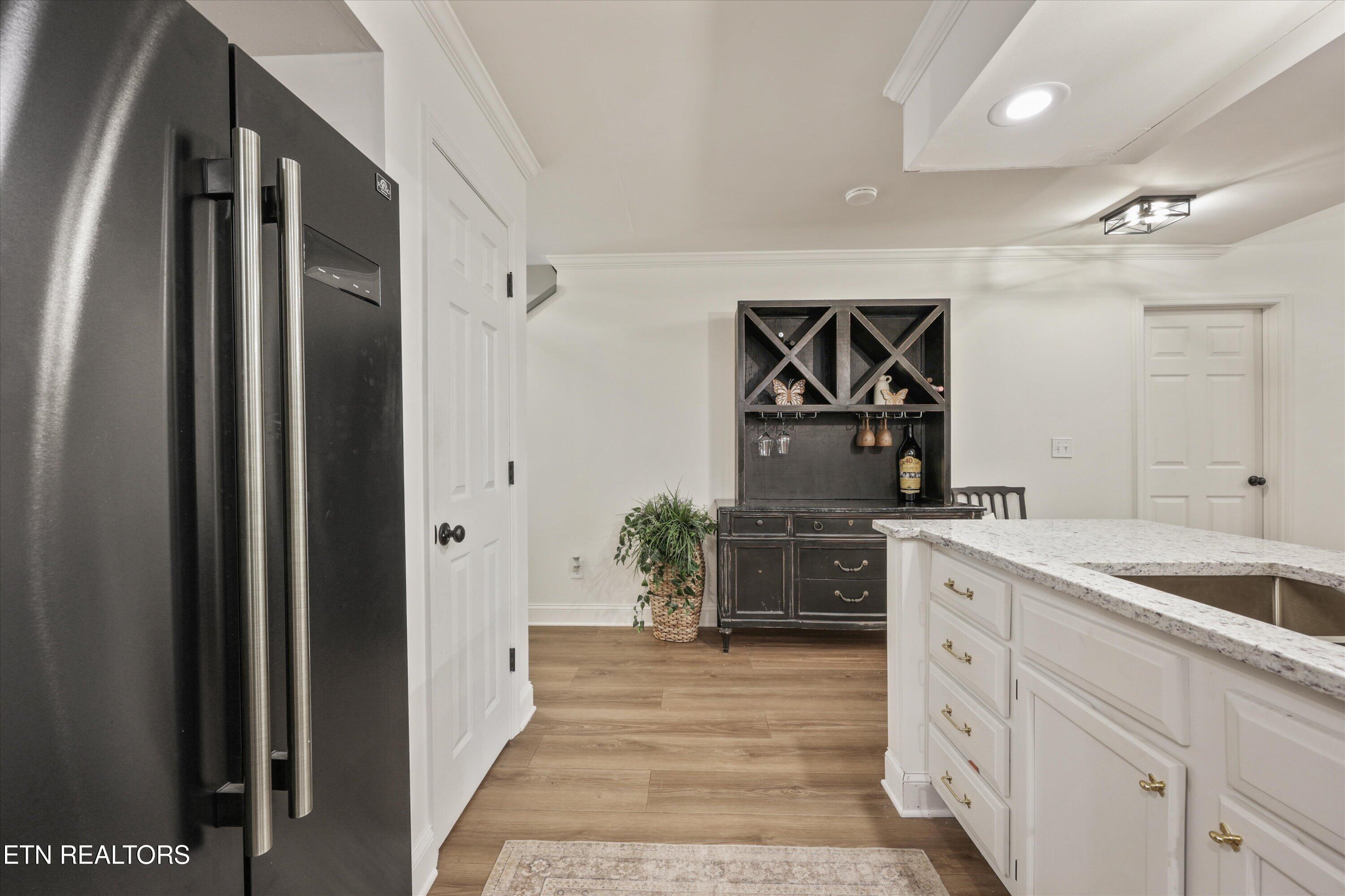 665 Farragut Commons Drive