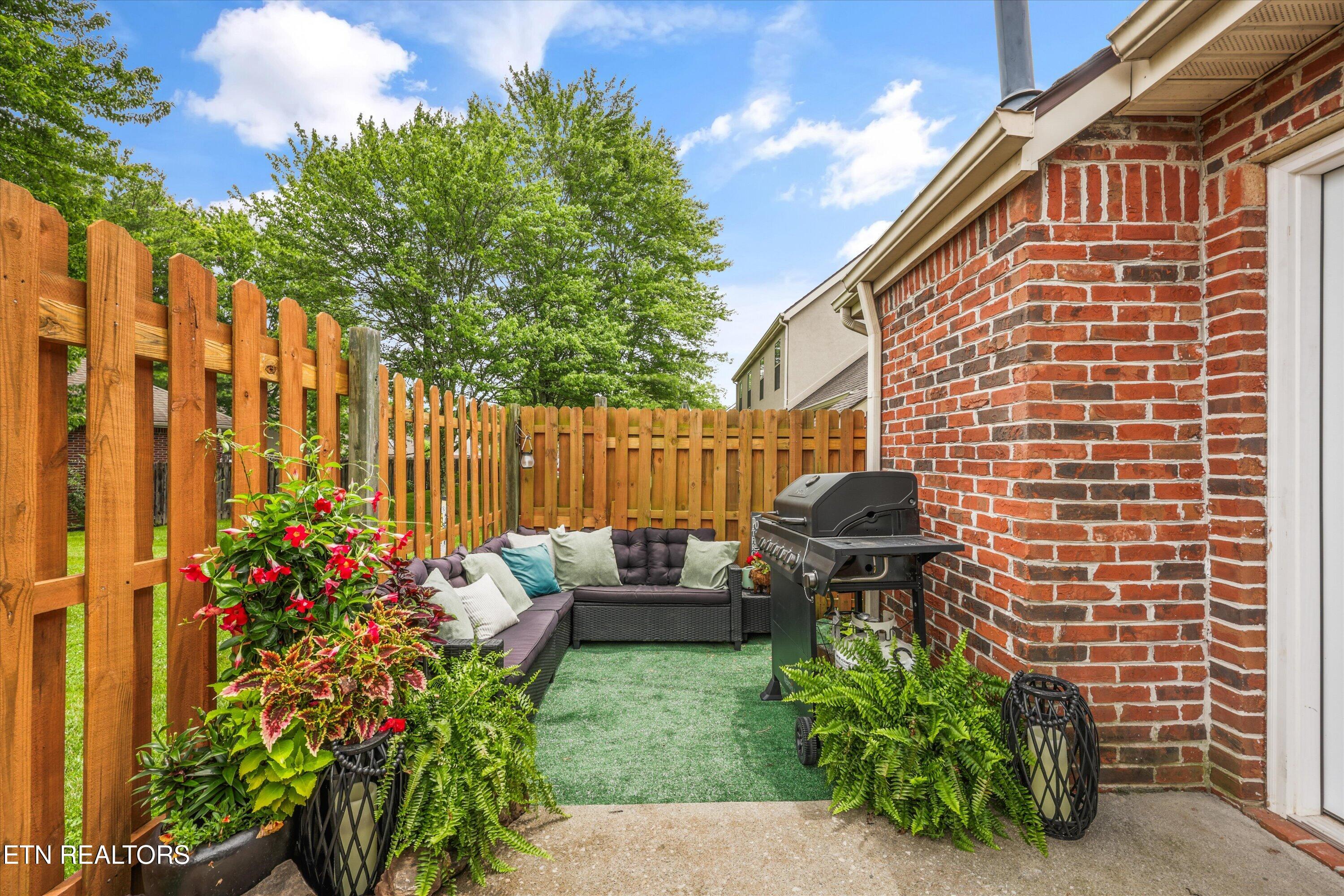 665 Farragut Commons Drive