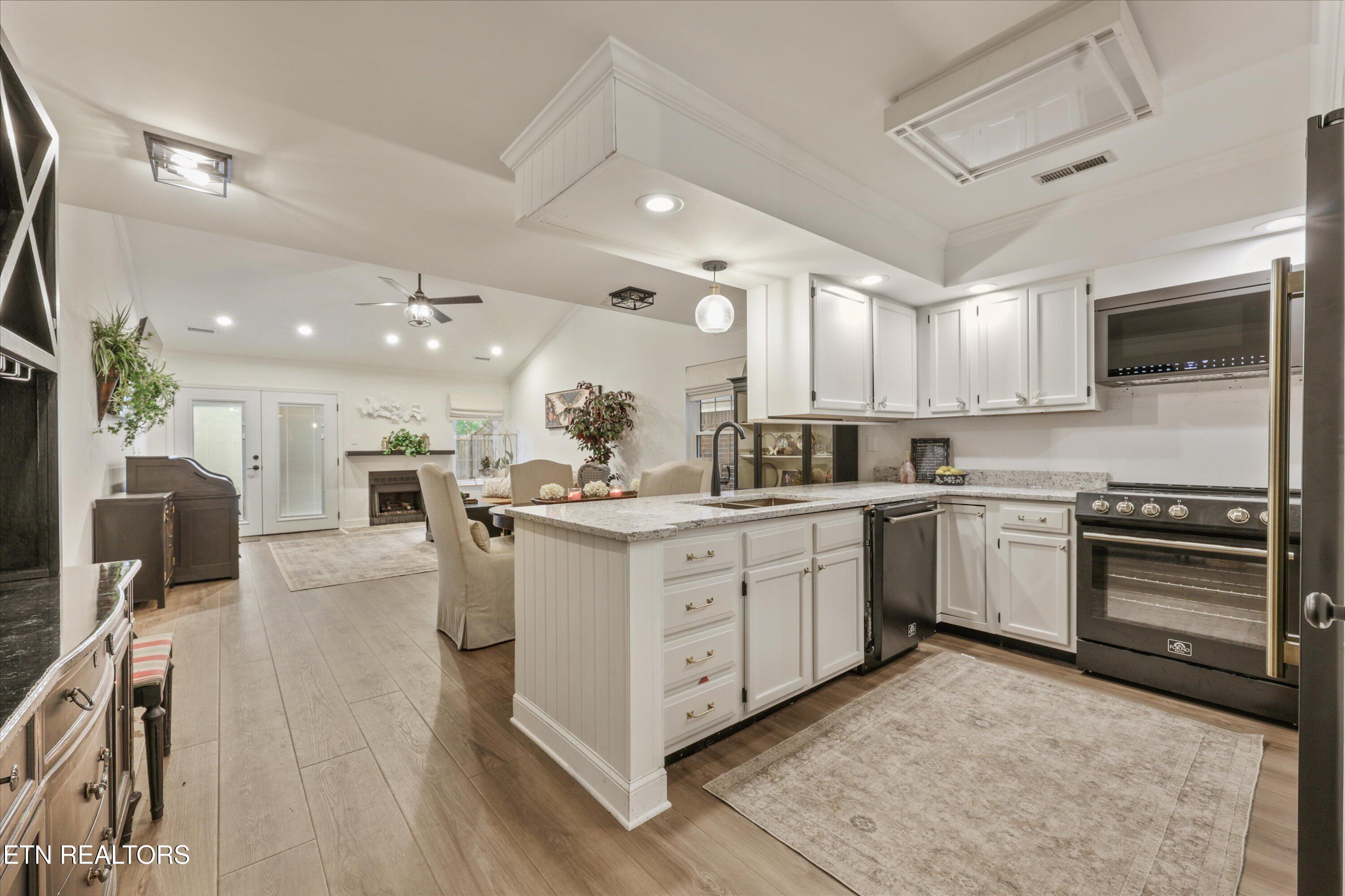665 Farragut Commons Drive