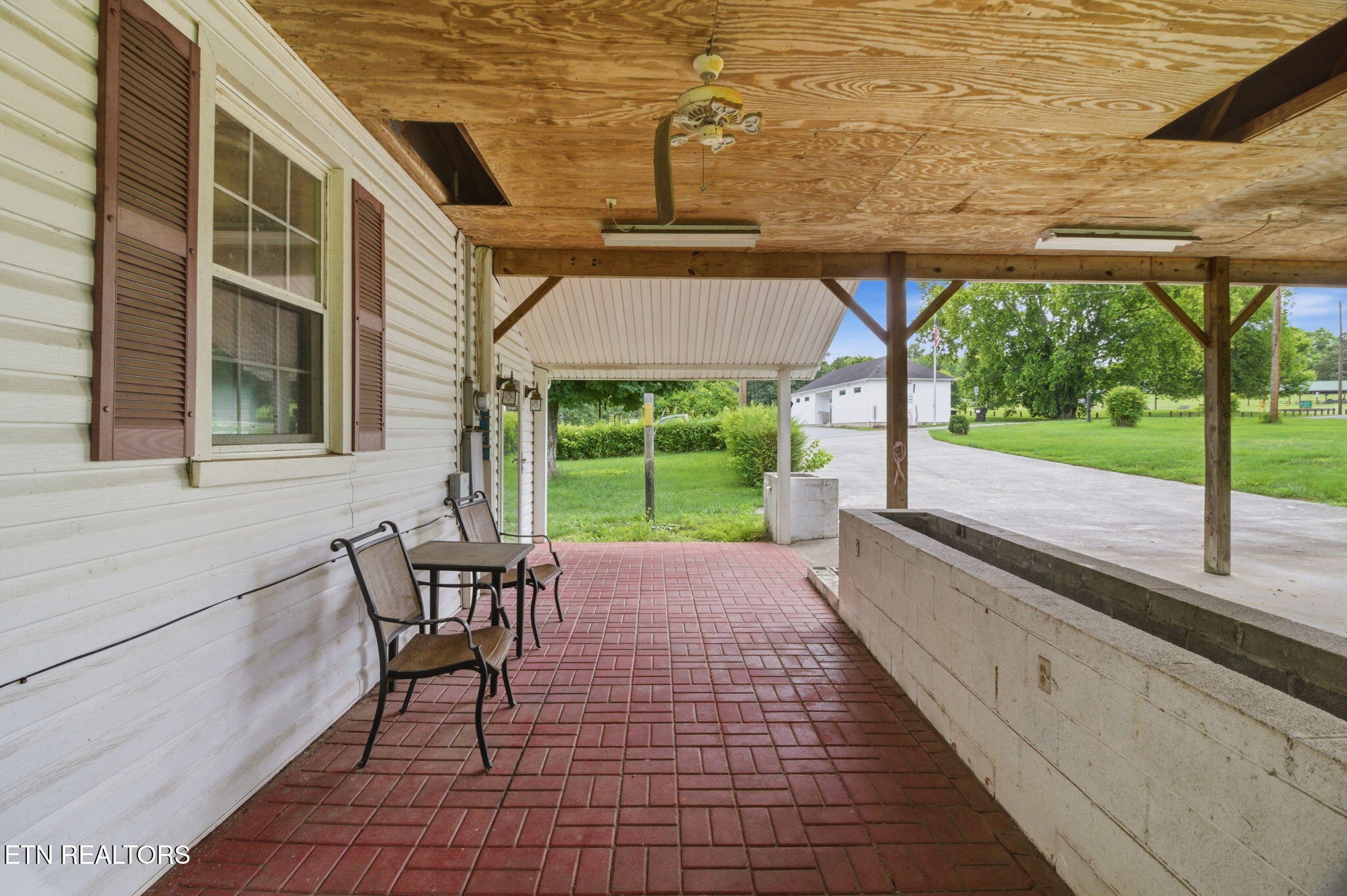 9320 Mascot Rd