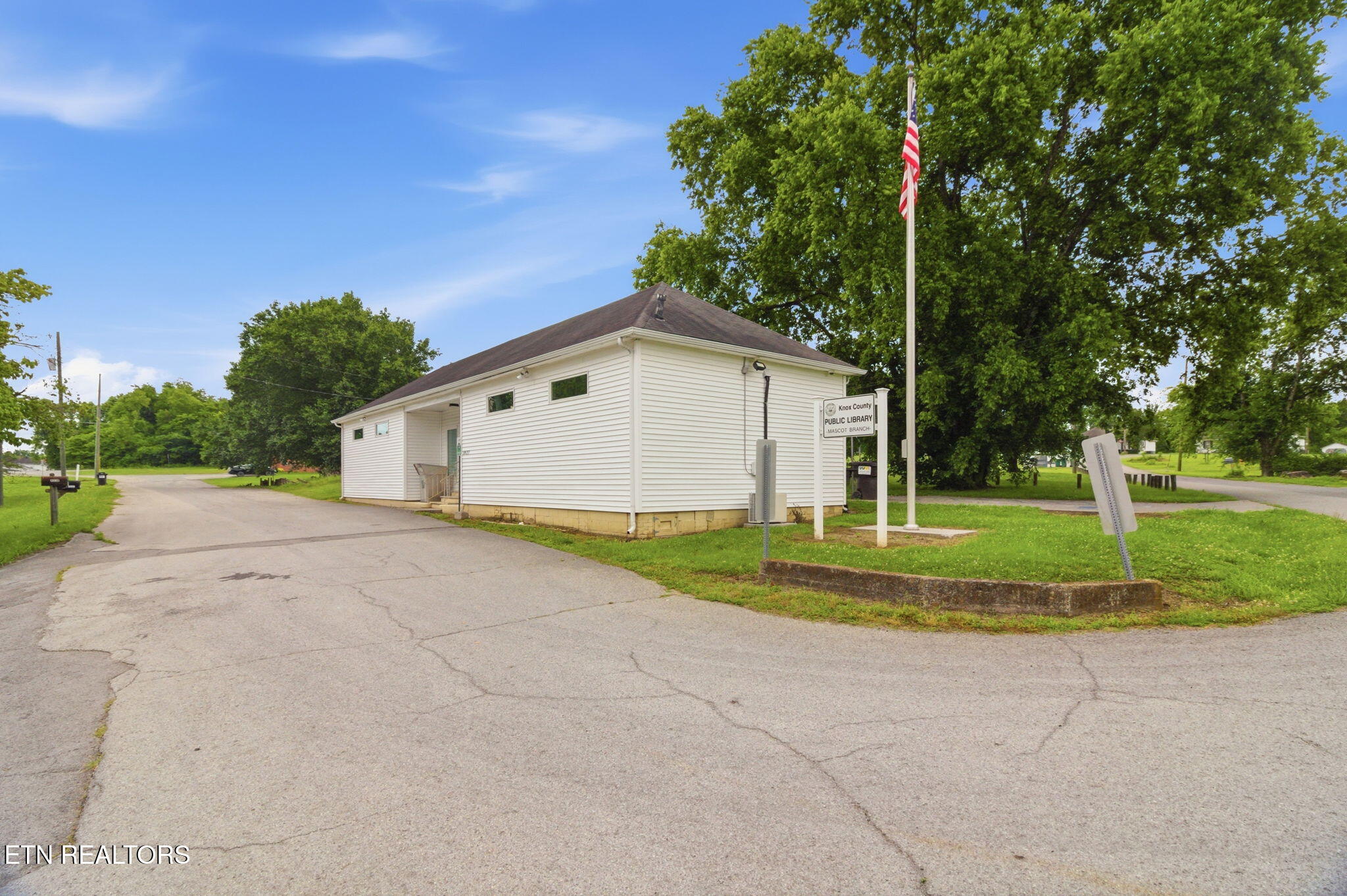 9320 Mascot Rd