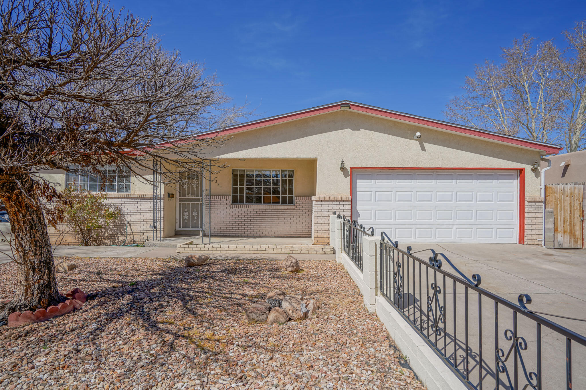 1321 Espejo Street NE