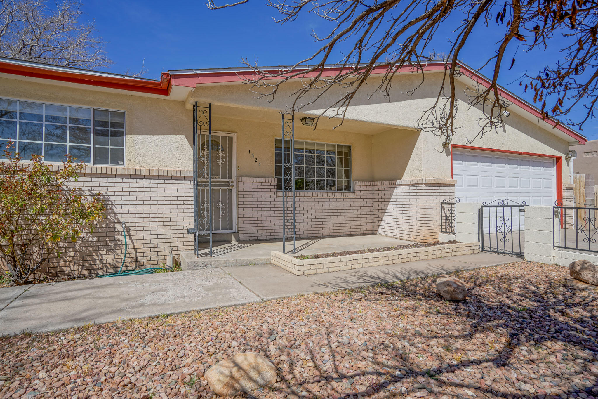 1321 Espejo Street NE