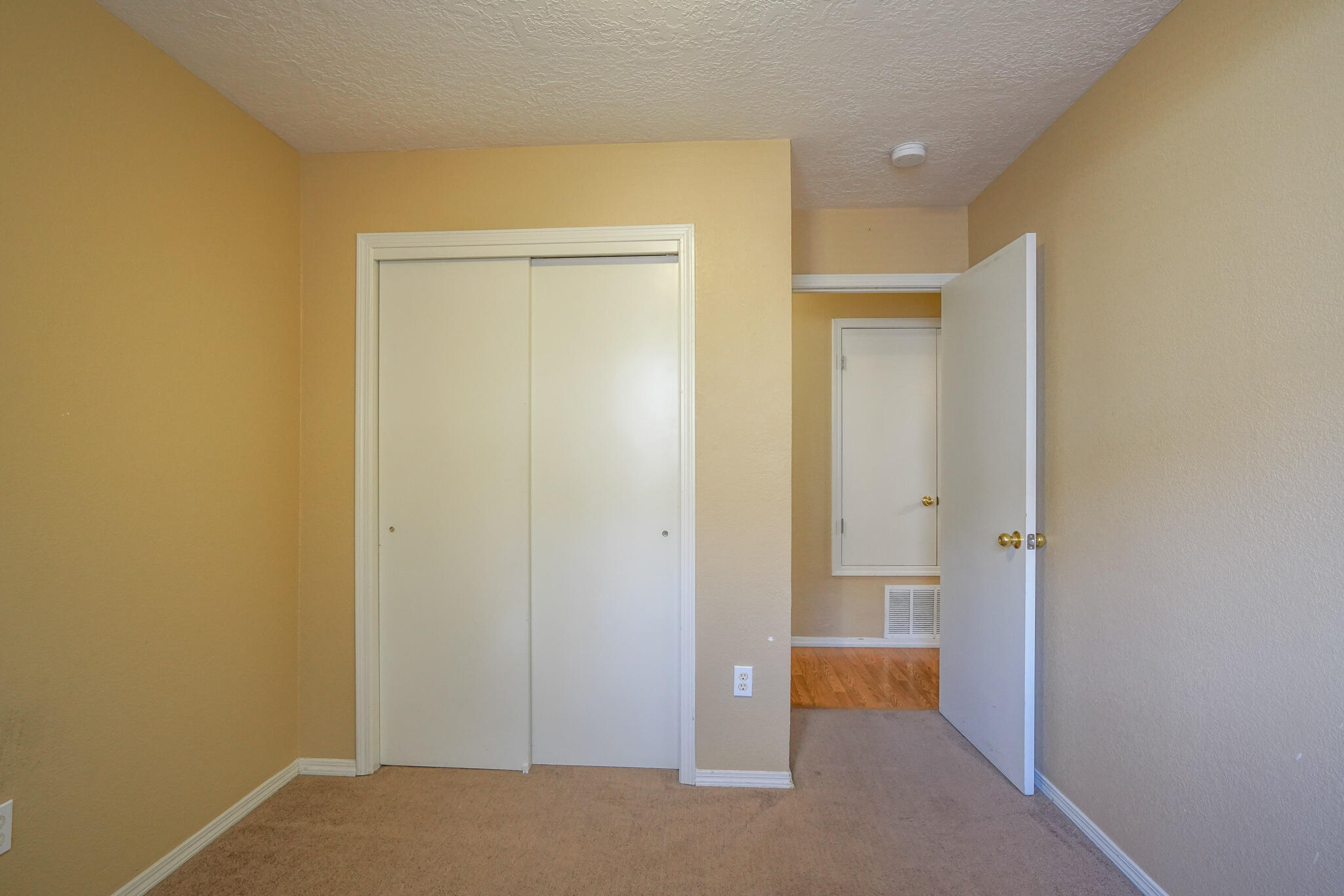 2823 Quail Pointe Drive NW