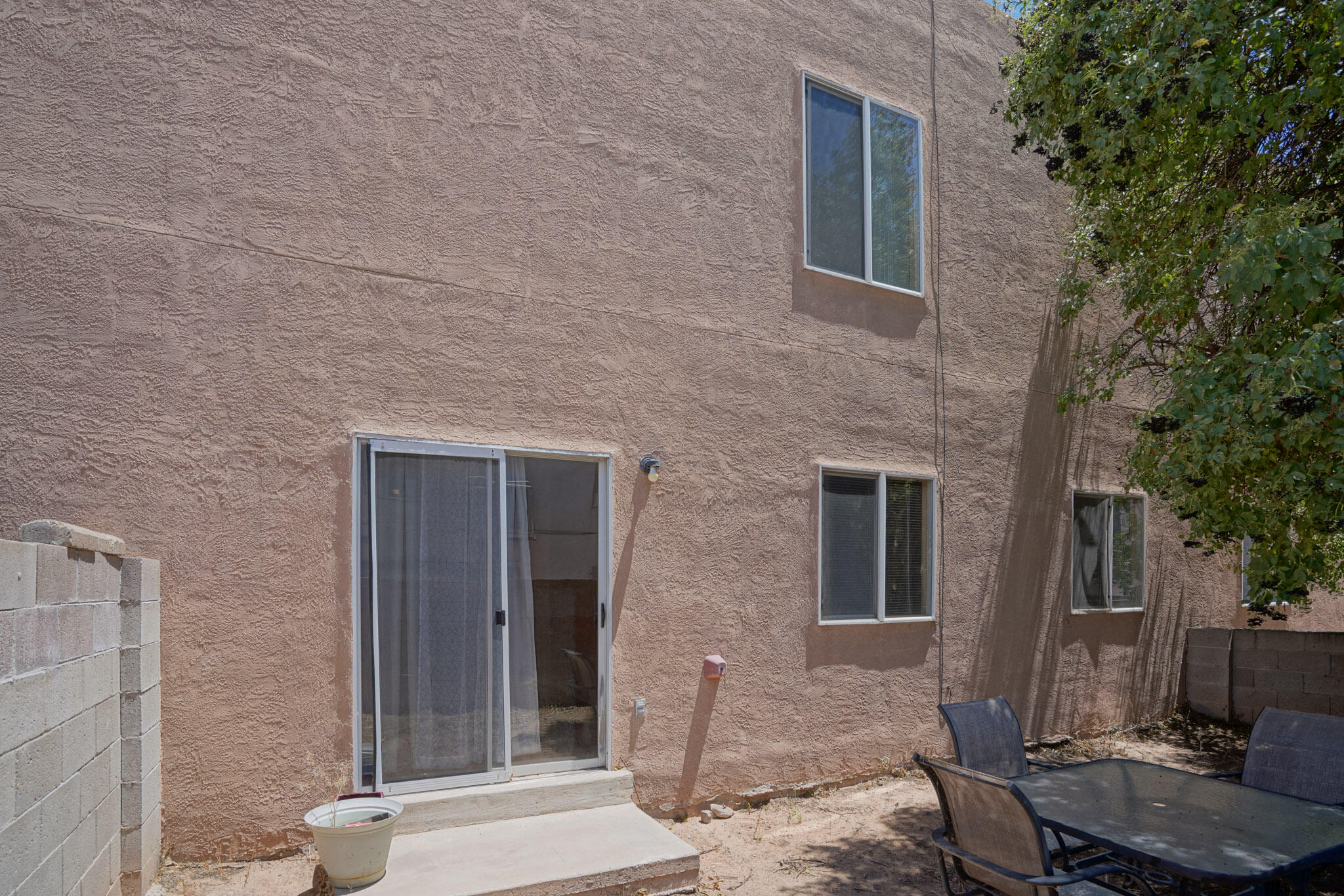 2823 Quail Pointe Drive NW