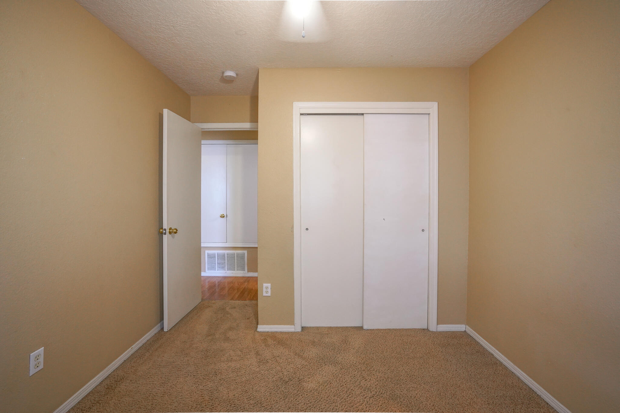 2823 Quail Pointe Drive NW