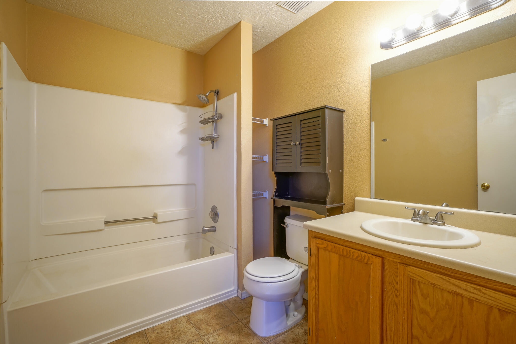 2823 Quail Pointe Drive NW