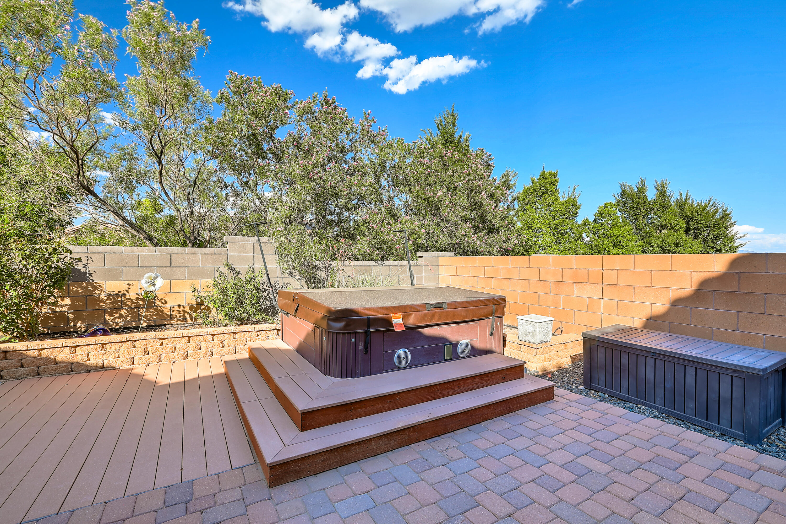 9508 Sandstone Rim Drive NW