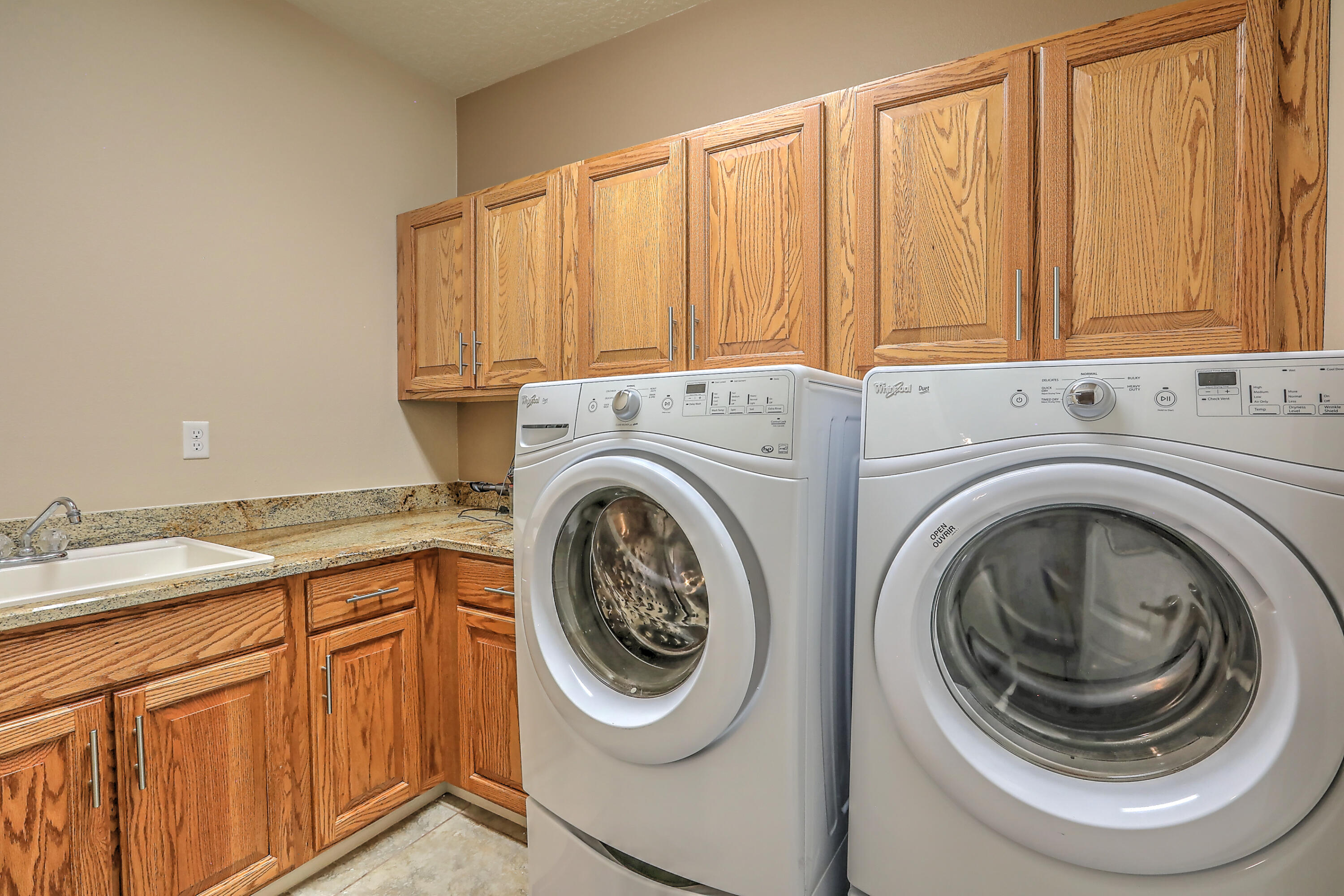 9508 Sandstone Rim Drive NW